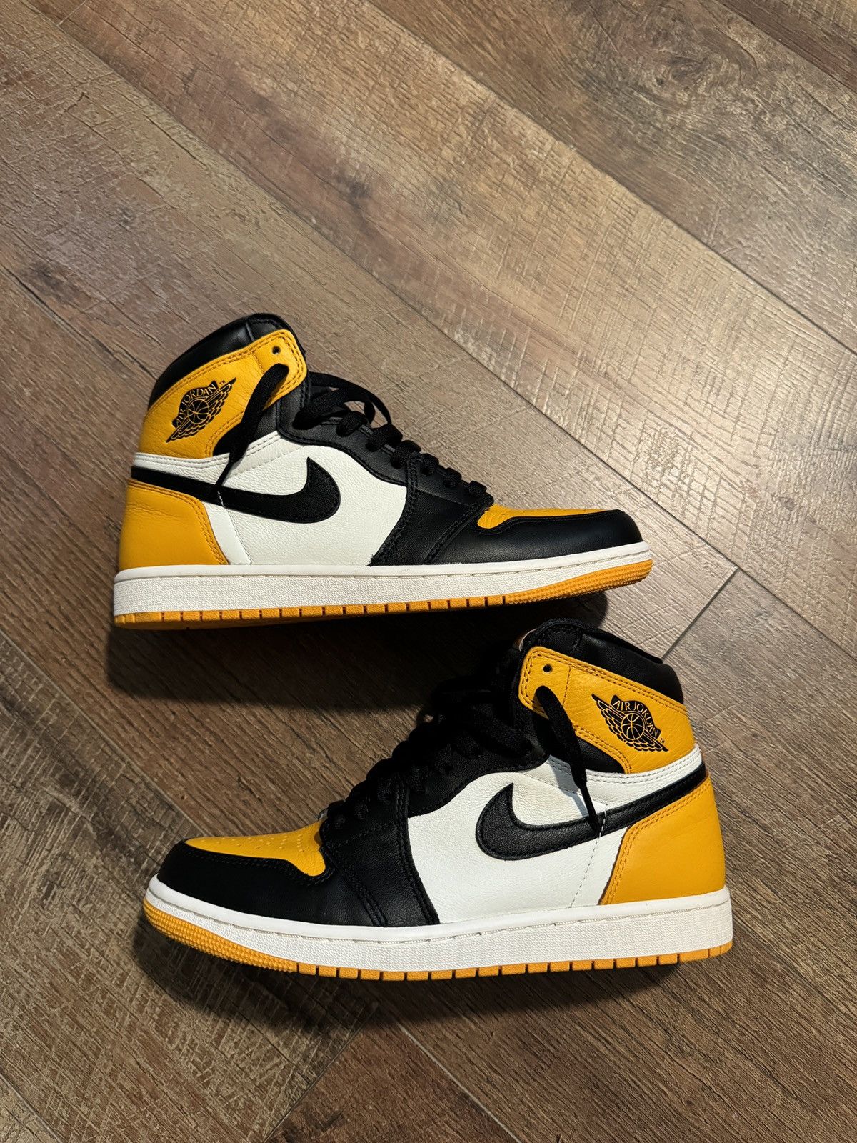 Jordan Brand VNDS Air Jordan 1 Retro Nike Yellow Toe Size US 8.5 / EU 41-42 - 1 Thumbnail