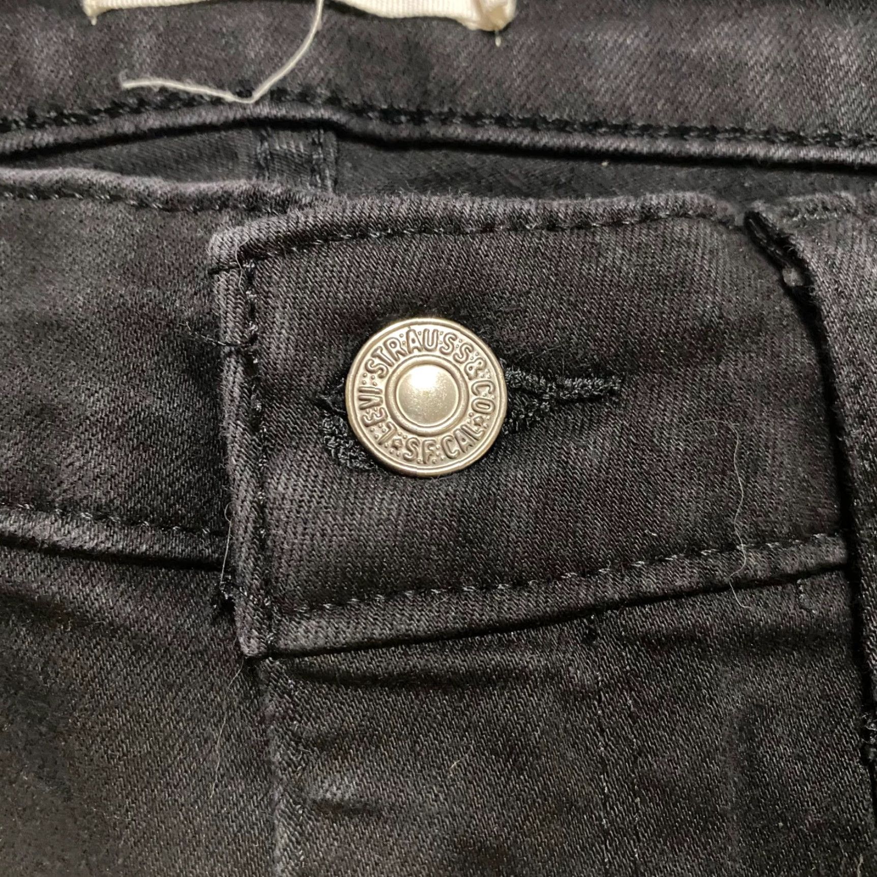 Levi's Levi's 721 Jeans Womens 31 Black Denim High Rise Skinny Dark Wash 5-Pocket Style Slim Jeans Womens 31 Black Levi's 700 Series Size 28" / US 6 / IT 42 - 4 Thumbnail