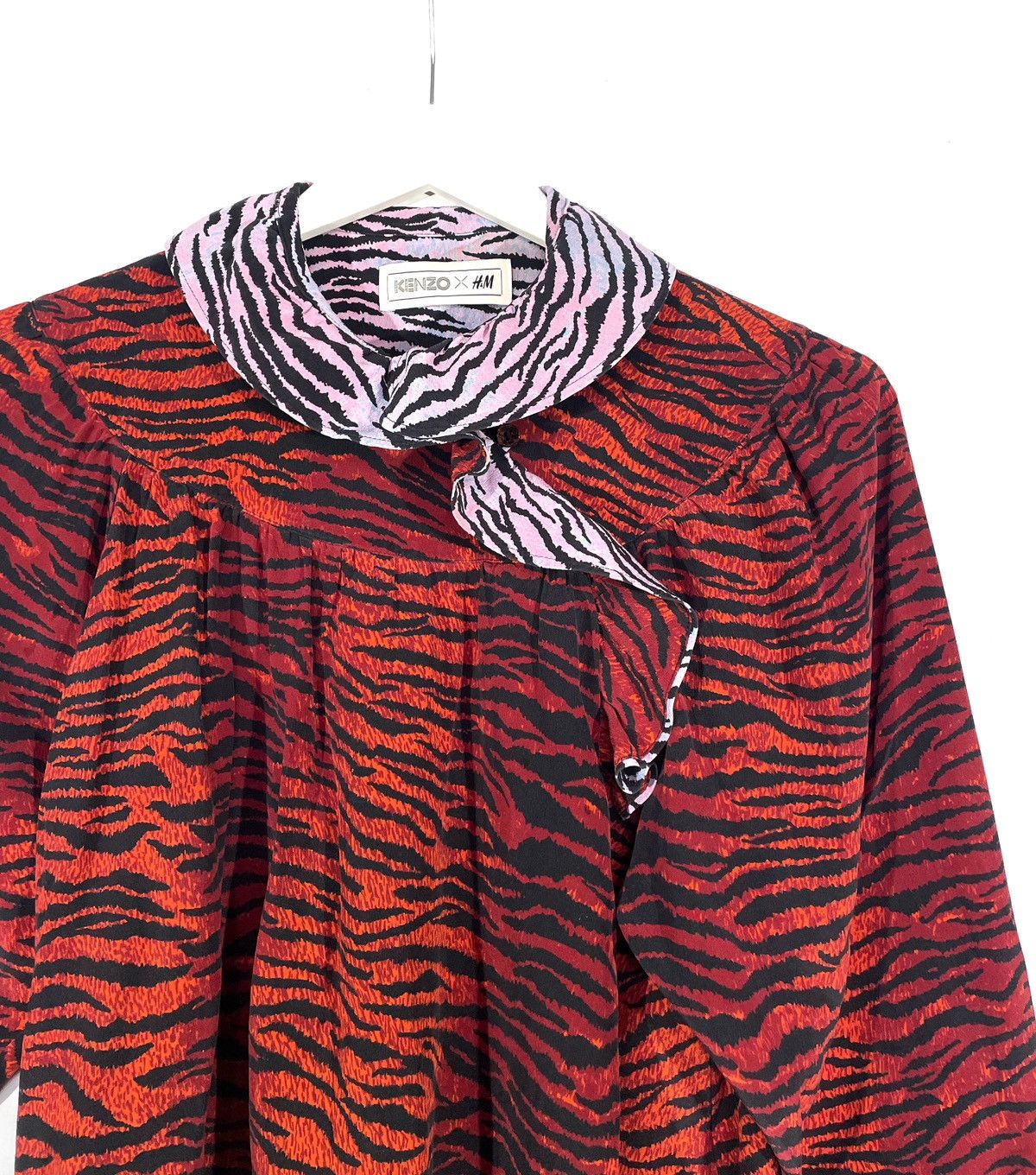 H&M × Kenzo Kenzo x HM Women Red Tiger Silk Blouse Size 36/S Size S / US 4 / IT 40 - 2 Thumbnail