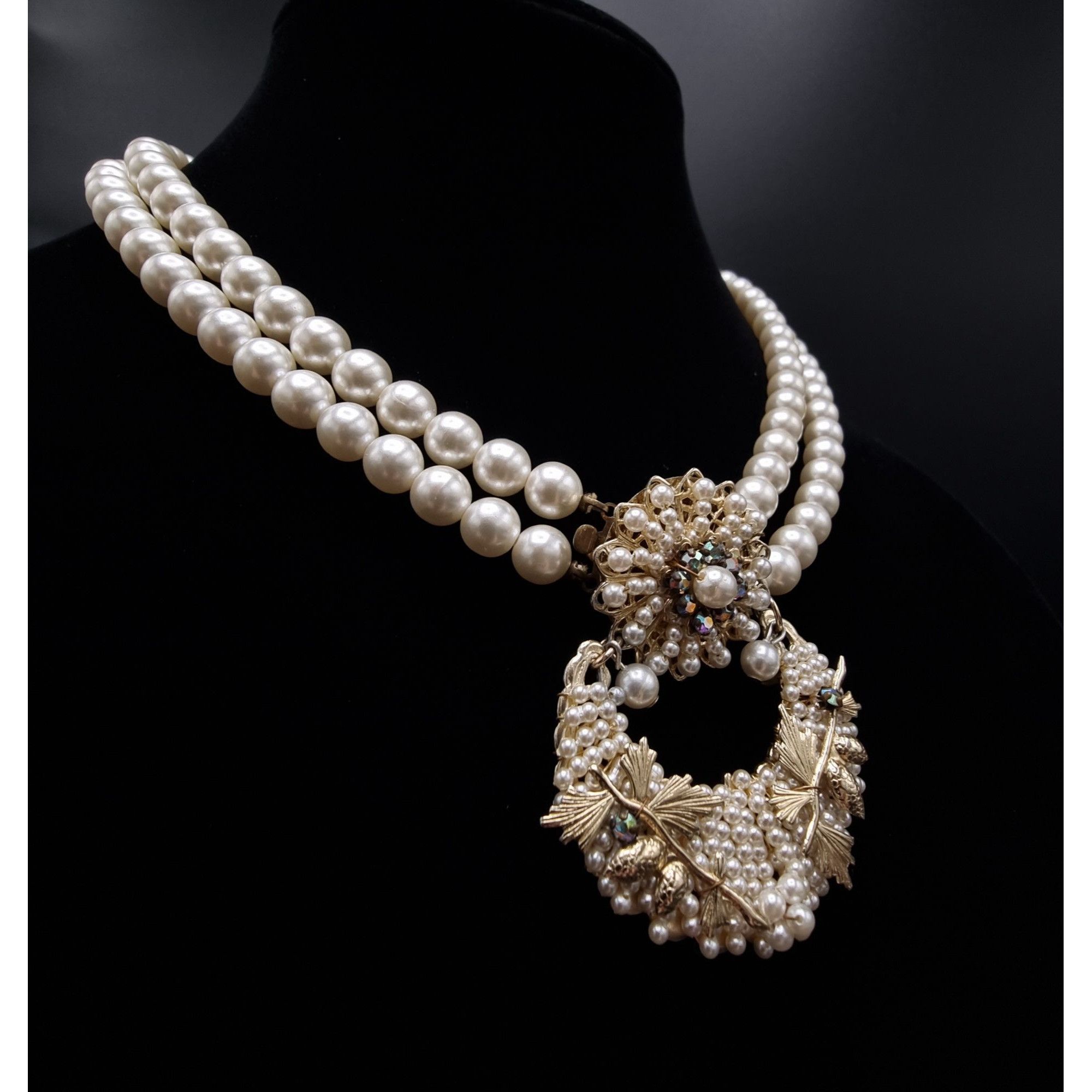 Vintage Vintage 1960s-80s JAPAN Signed Triple-Strand Faux Pearl Neck Size ONE SIZE - 3 Thumbnail