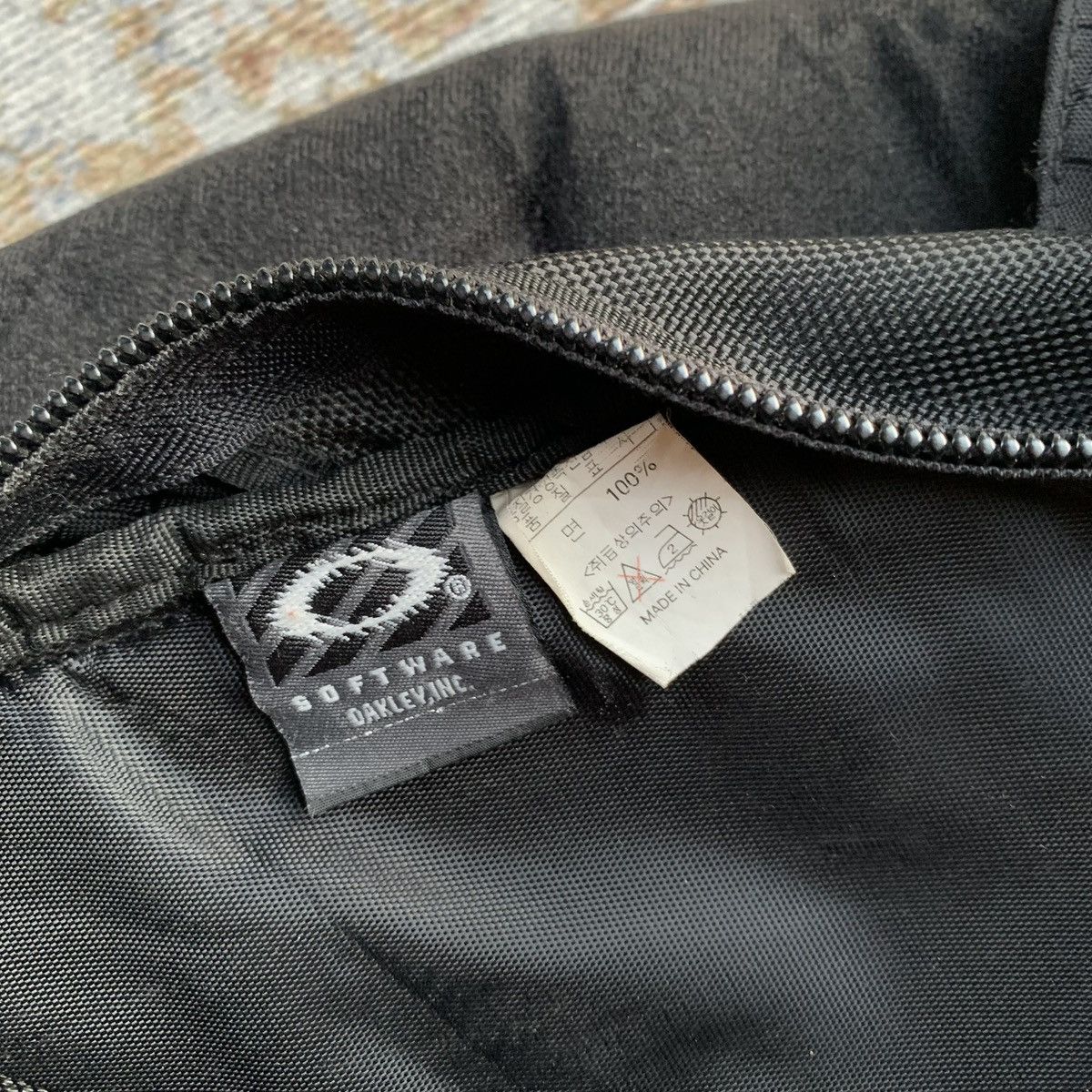 Oakley Vintage Rare Oakley Icon Backpack 2.0 Black - Y2K Bag Size ONE SIZE - 12 Thumbnail