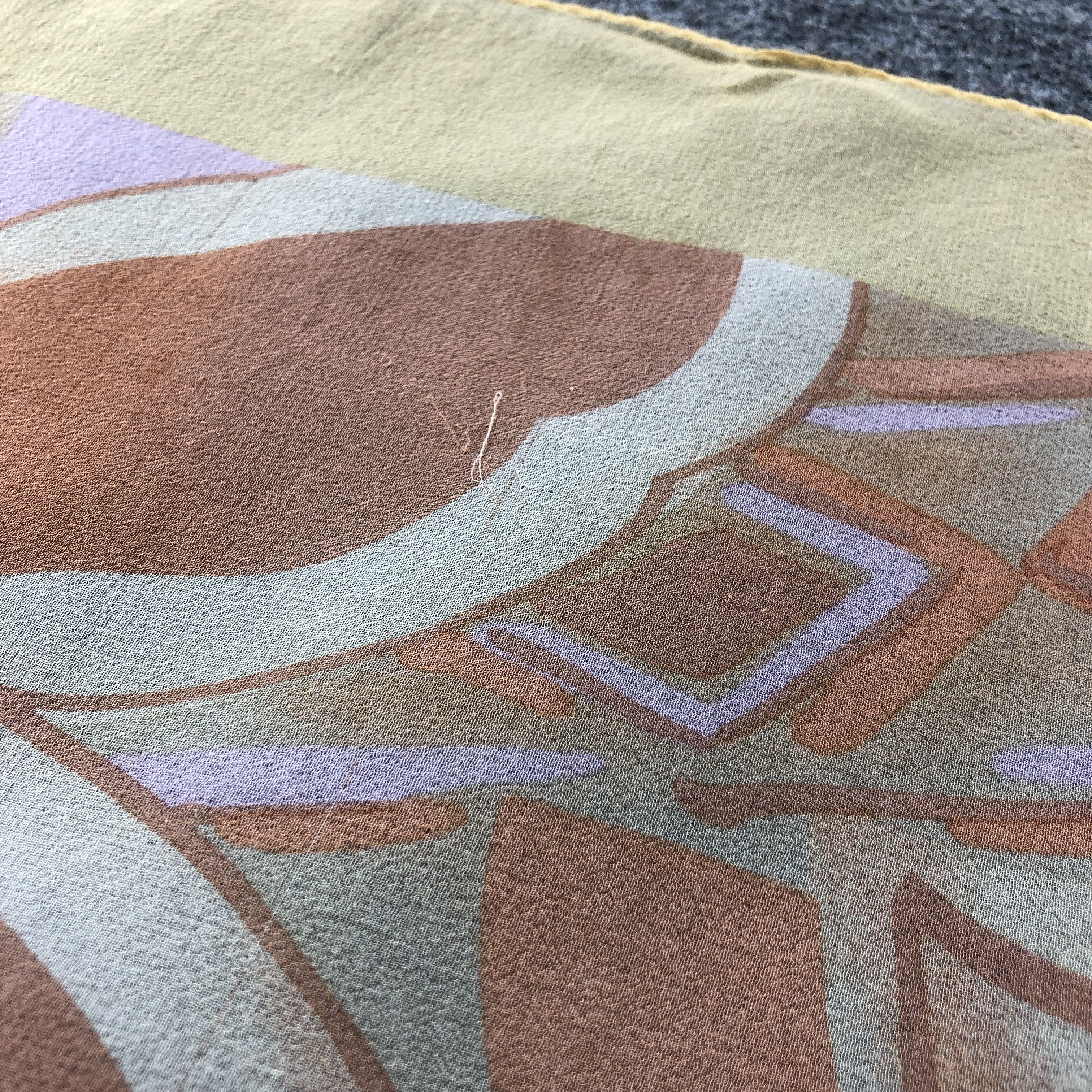 Vintage Gianni Accardi Floral Hand Rolled Silk Scarf M1078 Size ONE SIZE - 11 Thumbnail