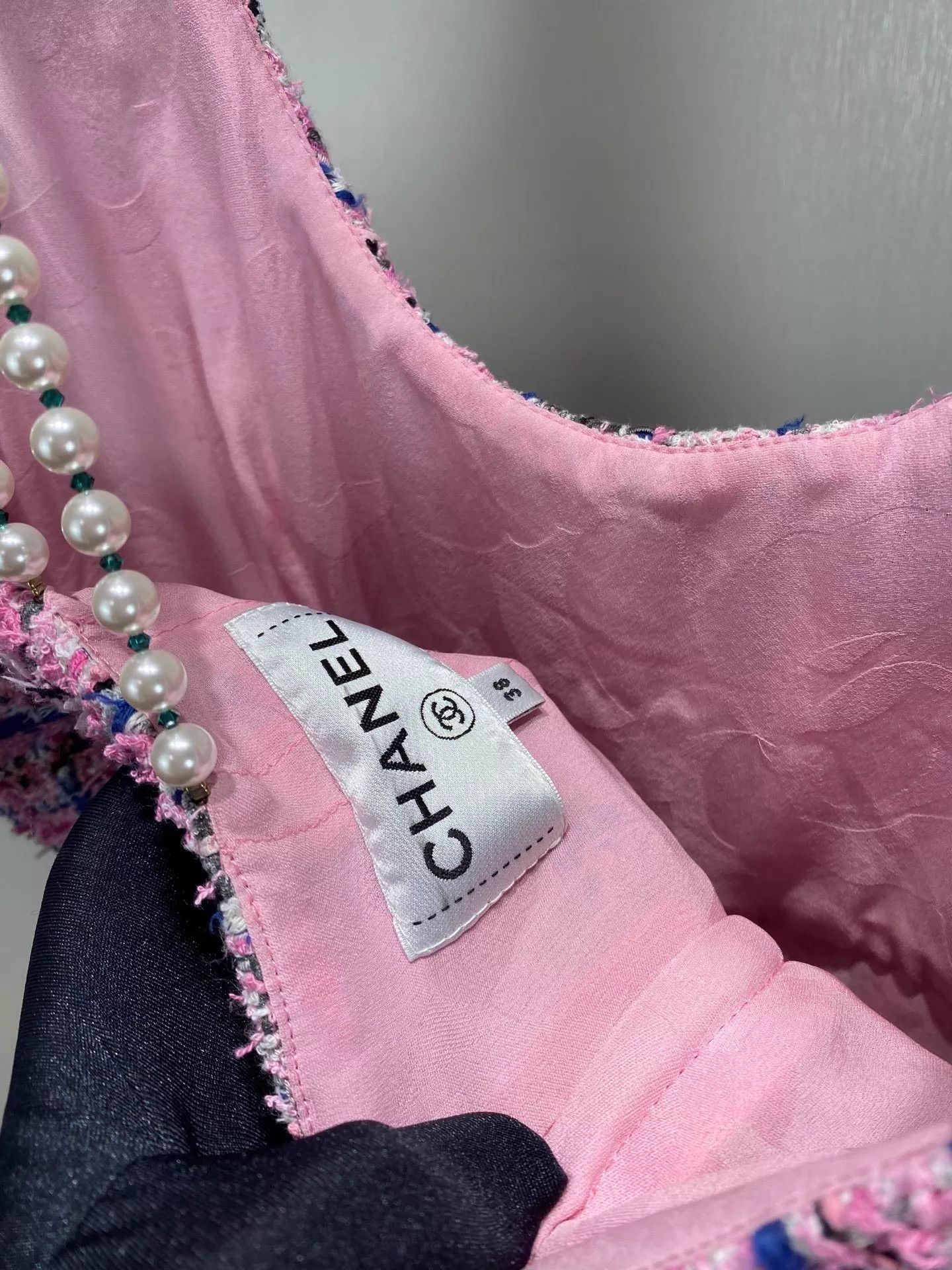 Chanel Chanel Pink Tweed Pearl Strap Dress 38 98 New Size S / US 4 / IT 40 - 8 Thumbnail