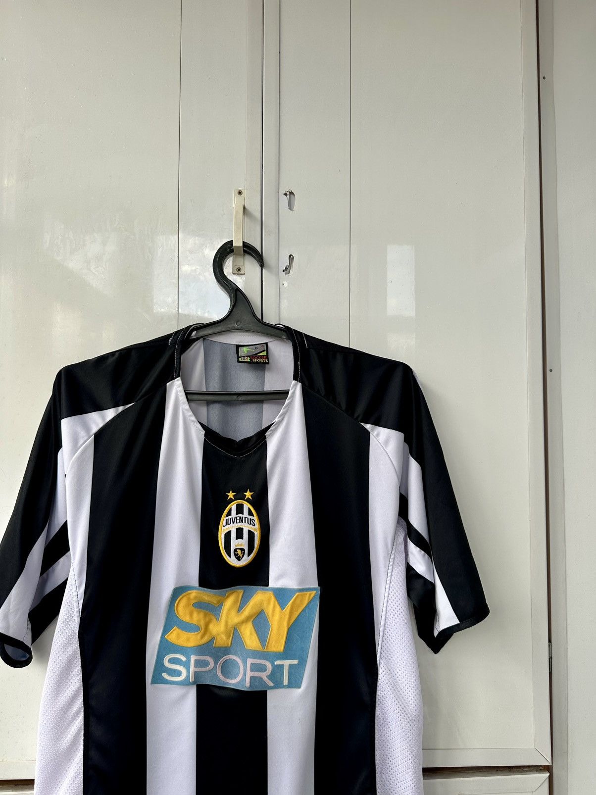 Other Vintage Soccer Jersey Juventus Style Size US L / EU 52-54 / 3 - 4 Thumbnail