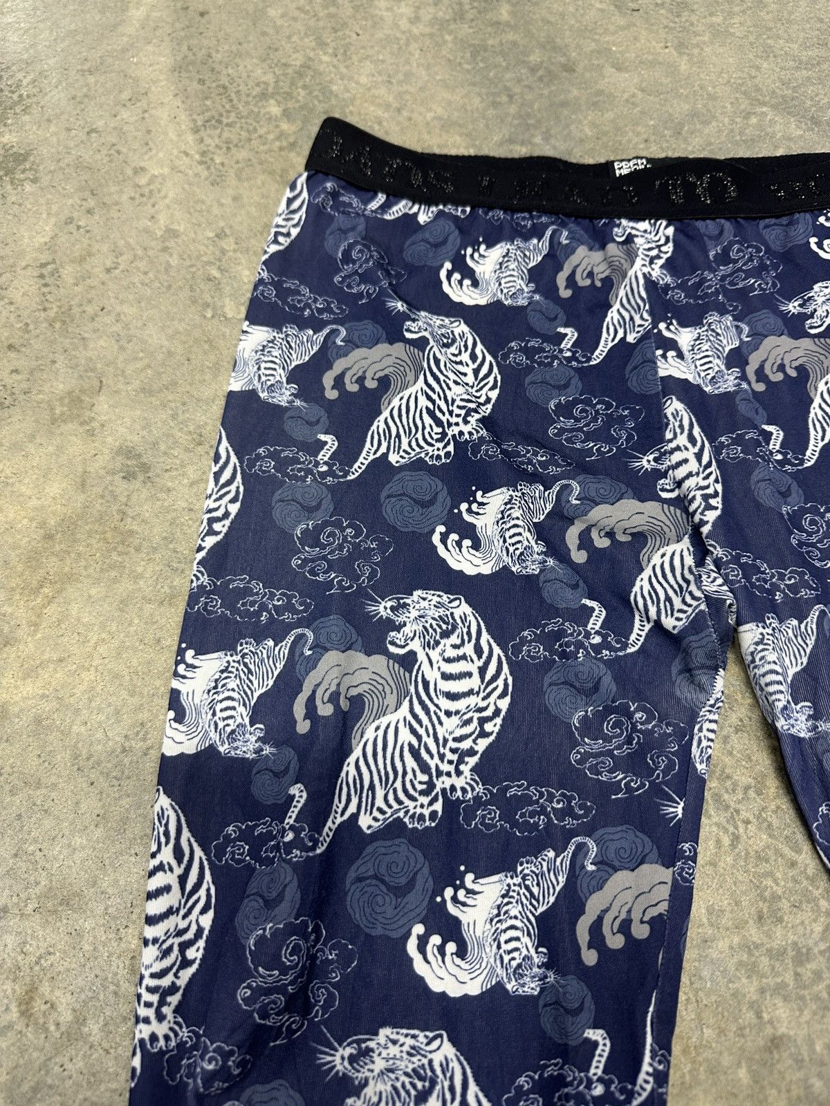 Japanese Brand × PPFM × Vintage Rare 🔥 PPFM Full Print Sukajan Design Inner Pant / Leggings Size US 27 - 3 Thumbnail