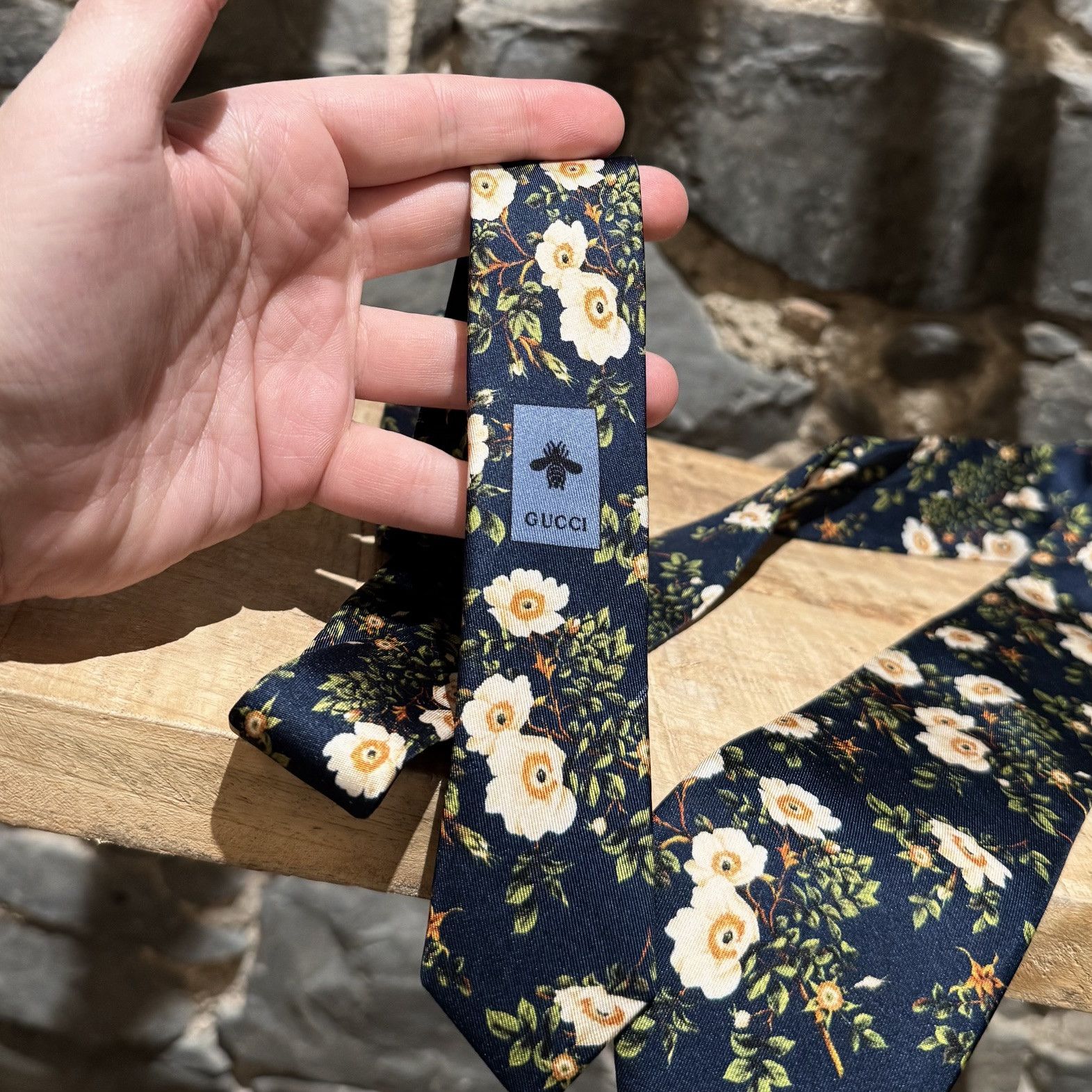 Gucci Gucci Navy Blue Ivory Floral Print Silk Tie Size ONE SIZE - 4 Thumbnail