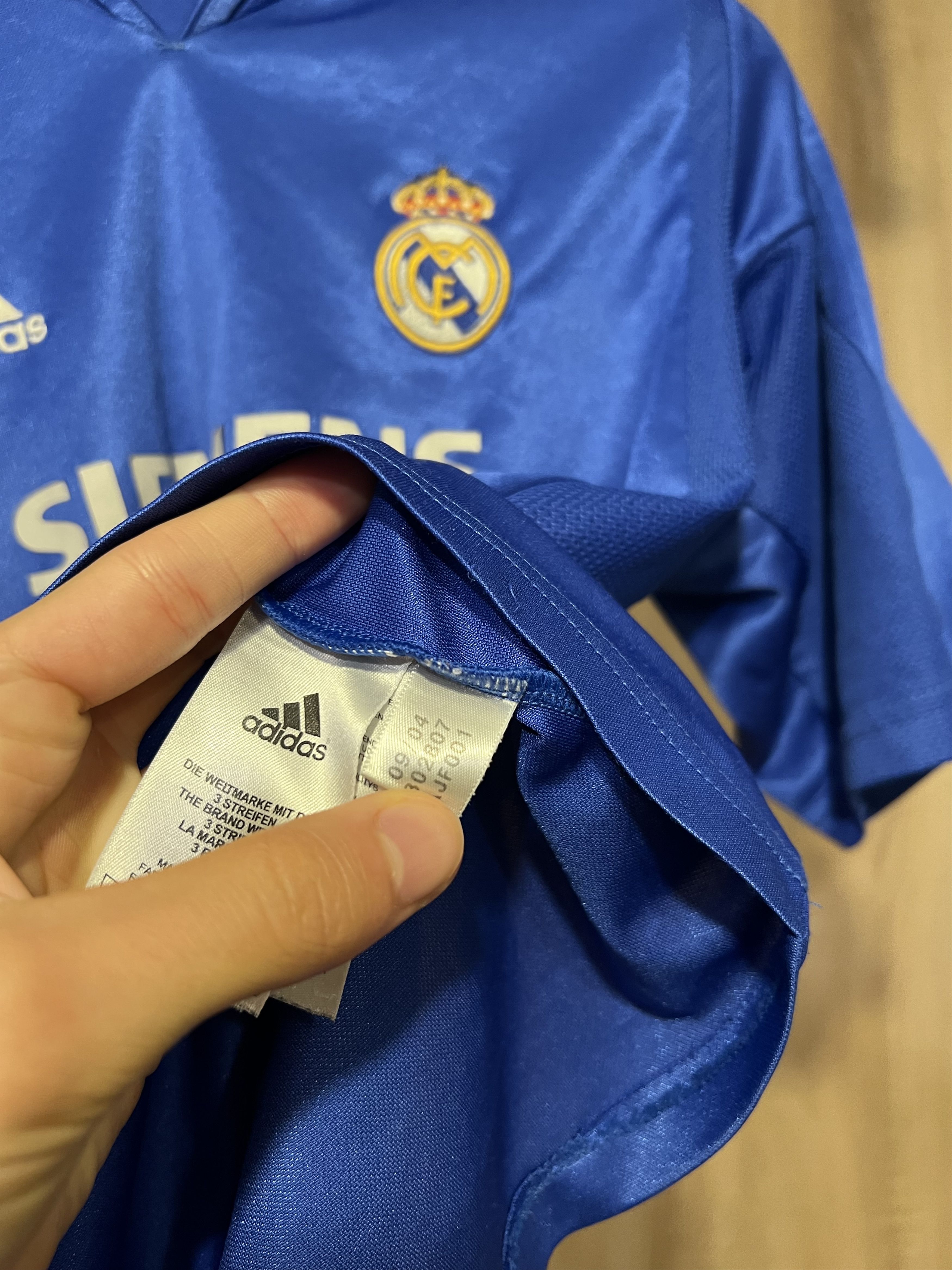 Adidas Adidas Real Madrid 2004/2005 Third Jersey T-Shirt Size US XXS / EU 40 - 3 Thumbnail