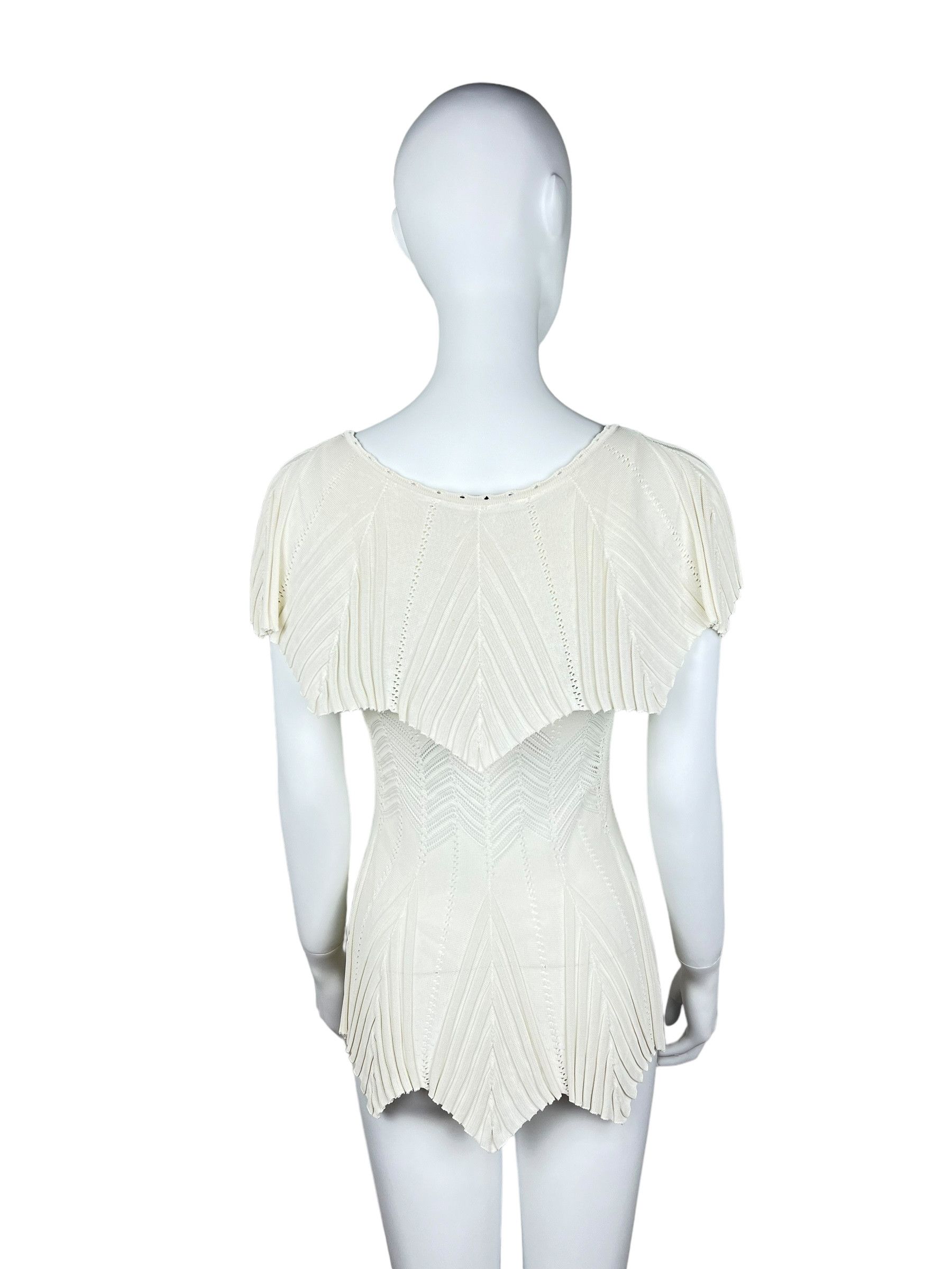 Dior Christian Dior 2006 Beige ruffled knit top. Size M / US 6-8 / IT 42-44 - 3 Thumbnail