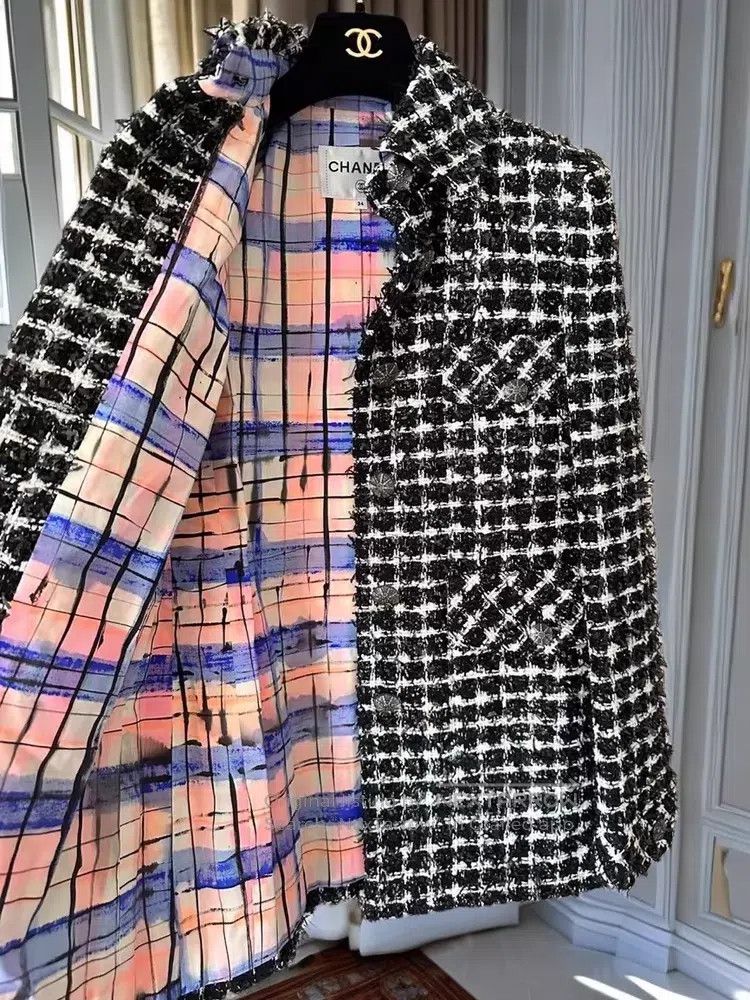 Chanel Chanel Classic medium-length coat Size XXS / US 00 / IT 34 - 2 Thumbnail