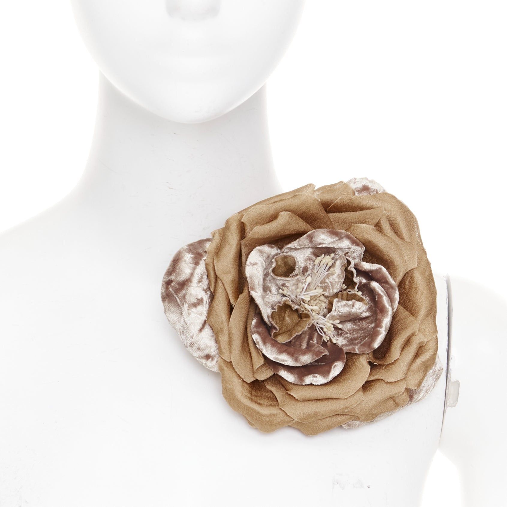 Saint Laurent Paris rare SAINT LAURENT 2022 Extra Large Wild Rose flower gold crushed velvet silk pin brooch Size ONE SIZE - 1 Thumbnail