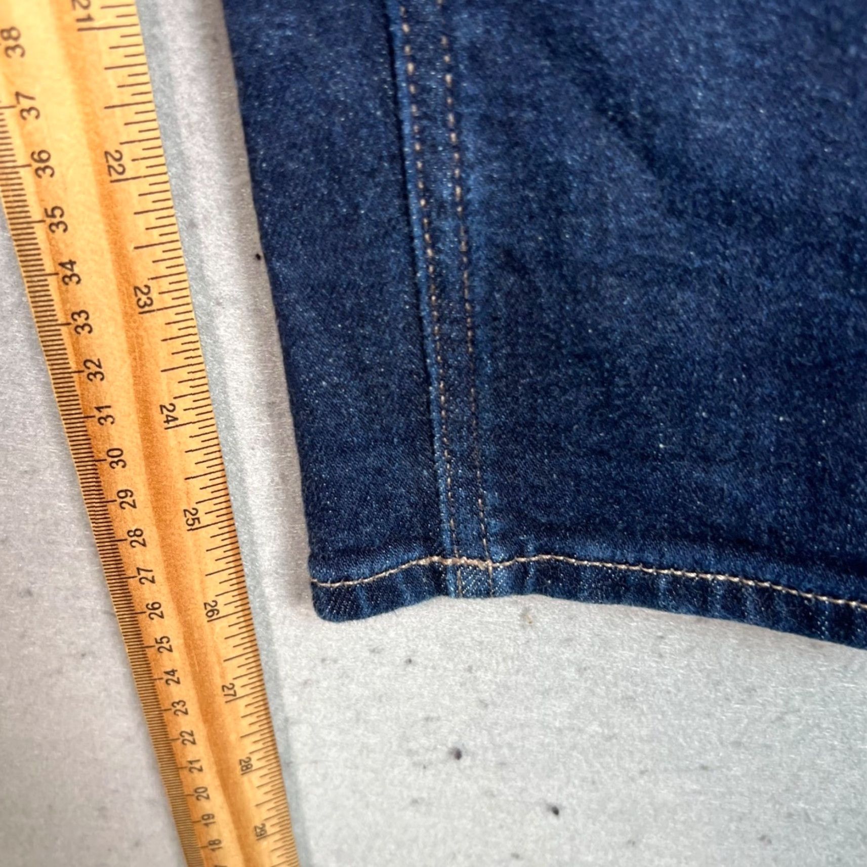 Uniqlo Uniqlo Womens Jeans Size 23 Mid-Rise Dark Wash Denim Skinny Size 40" / US 18 - 7 Thumbnail