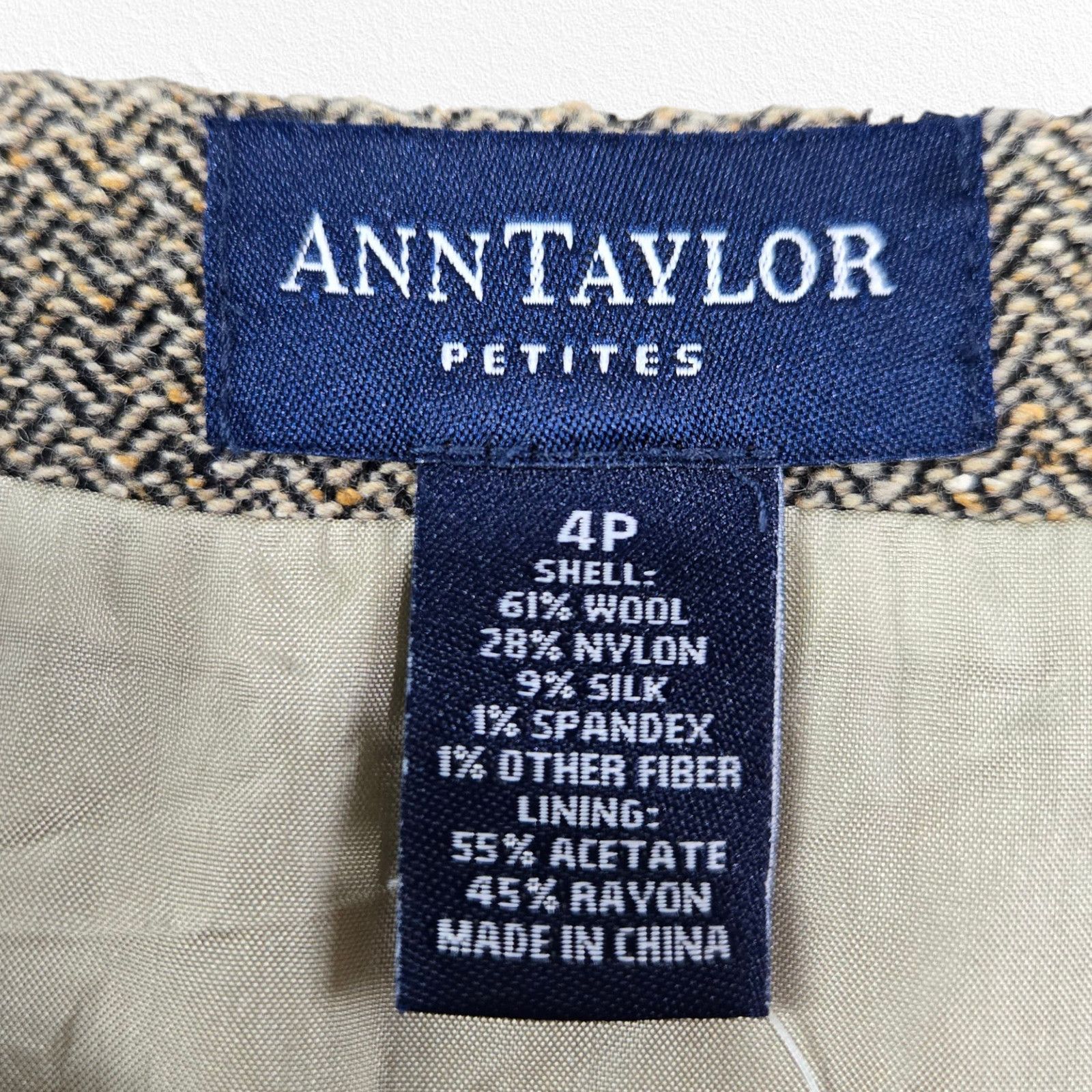 Ann Taylor Y2K Ann Taylor Gray Tweed Wool Blend Skirt Size 4P Size 27" / US 4 / IT 40 - 4 Thumbnail