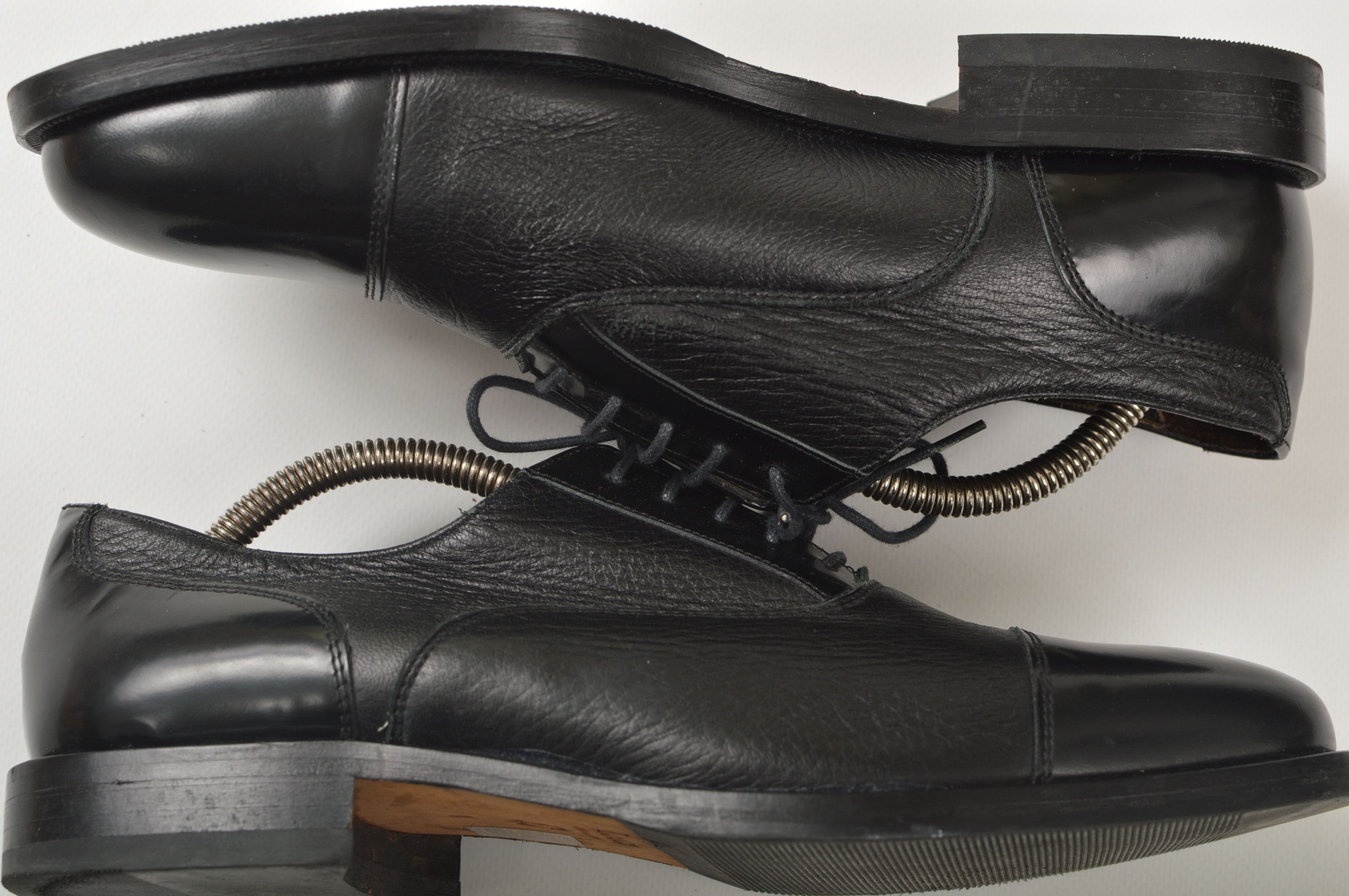 Loake Loake Bibury Combined Leather Black Oxford Shoes Size US 9 / EU 42 - 5 Thumbnail