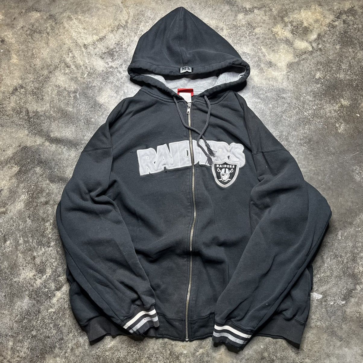 Vintage vintage raiders nfl zip up thrashed hoodie Size US XXL / EU 58 / 5 - 1 Thumbnail