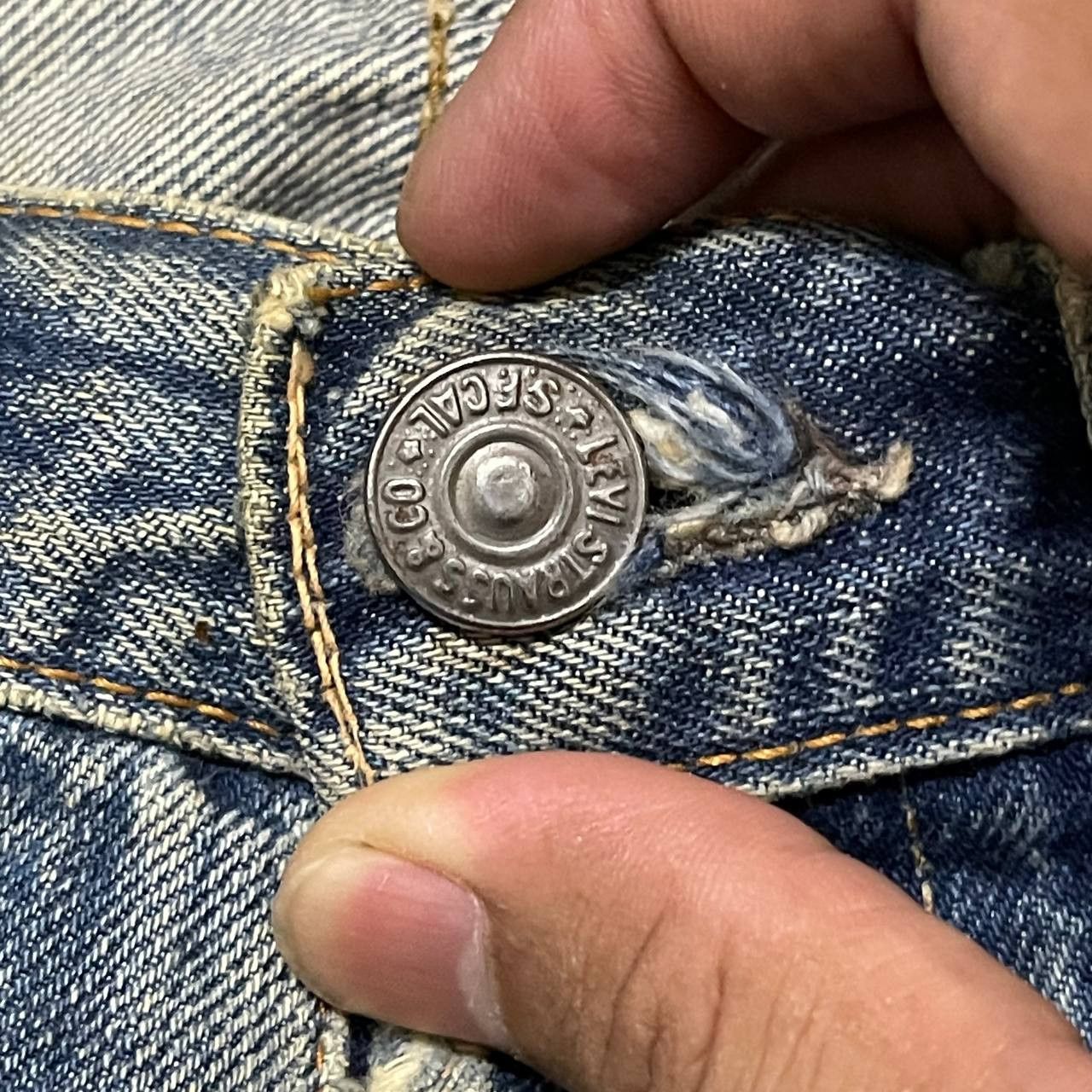 Levi's Vtg Levi's Big E Selvedge Button No.2 Thrashed Cuttoff Denim Size US 32 / EU 48 - 7 Thumbnail