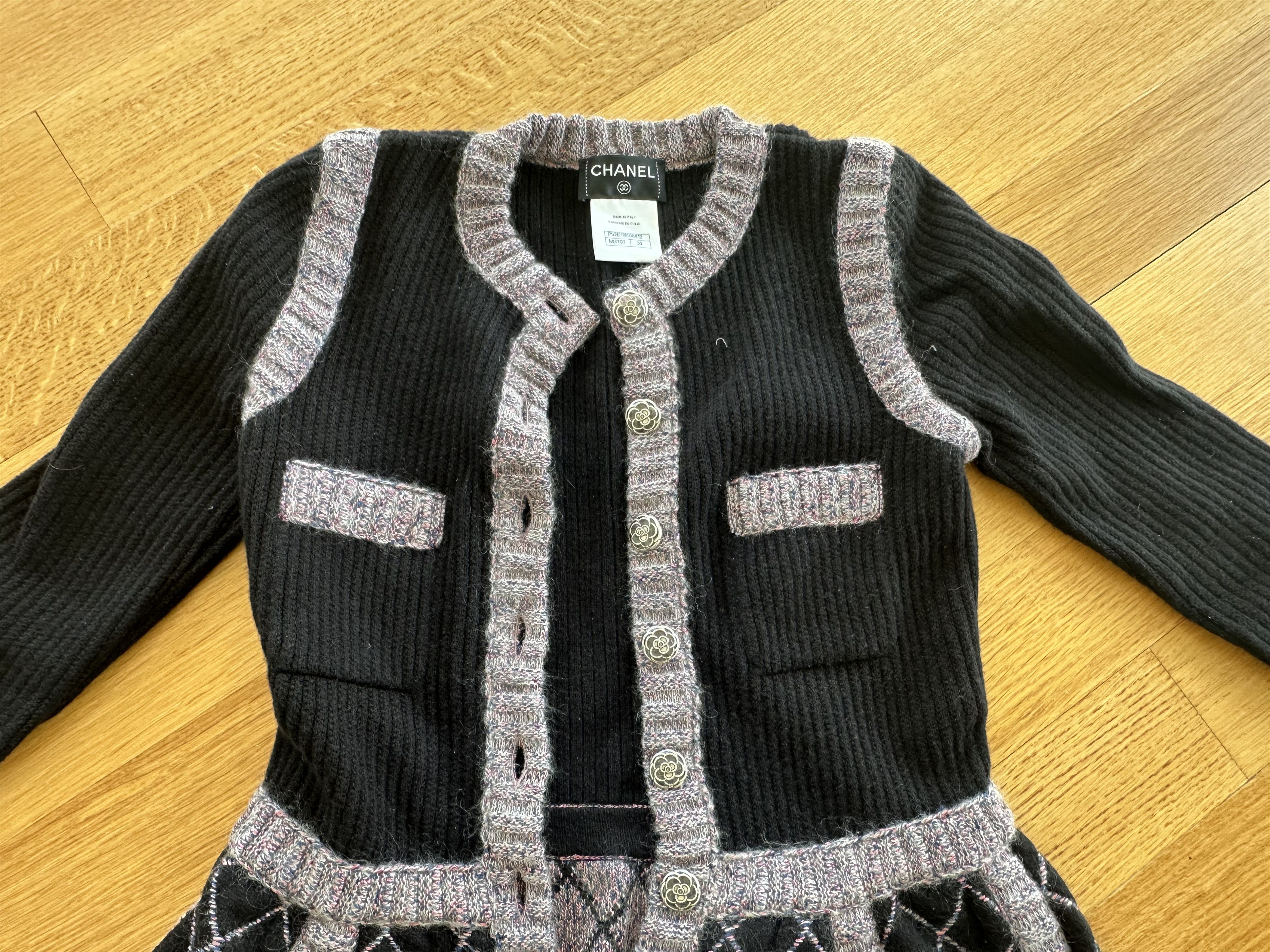 Chanel Chanel CC Button Knit cardigan Dress Size XXS / US 00 / IT 34 - 4 Thumbnail