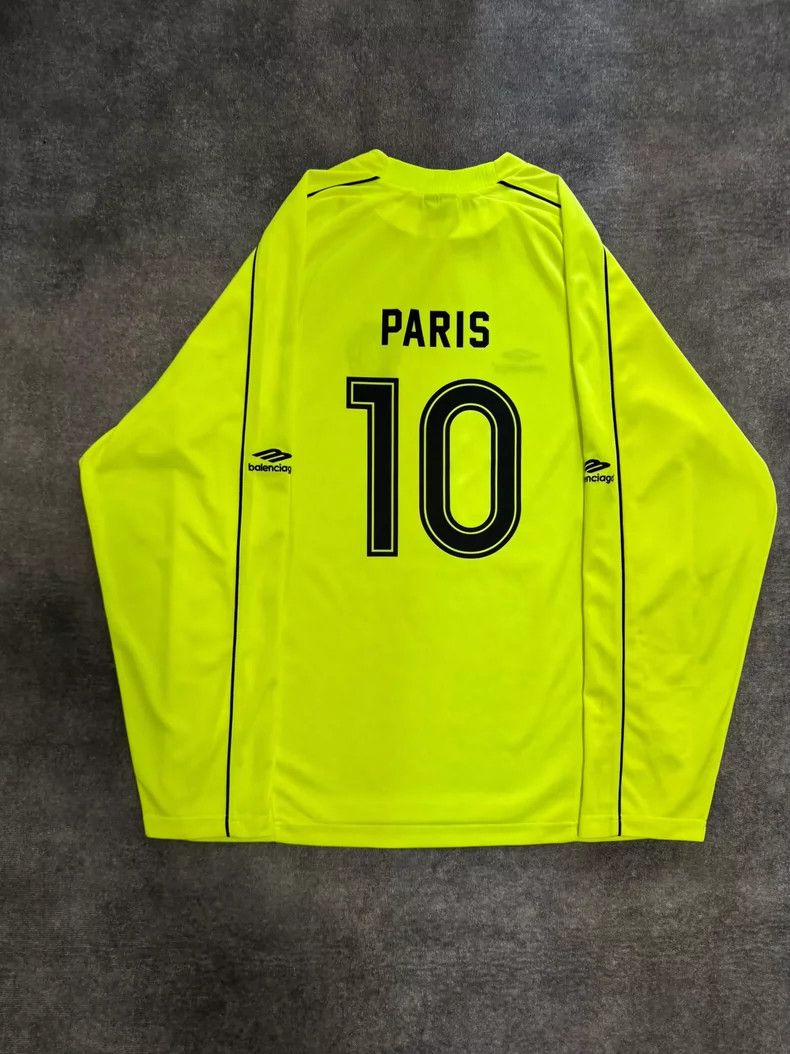 Balenciaga Balenciaga Manchester United football long sleeves Size US S / EU 44-46 / 1 - 2 Thumbnail