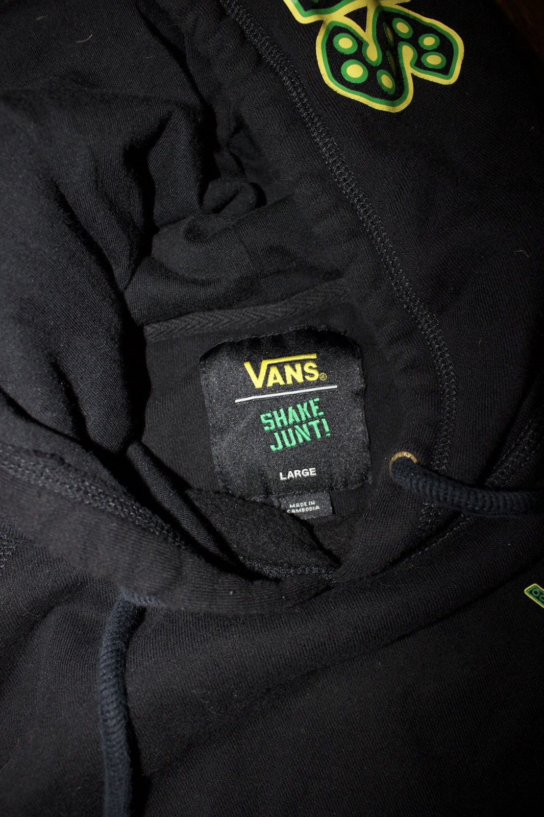 Vans Limited Edition Vans x Shake Junt Hoodie size L Size US L / EU 52-54 / 3 - 2 Thumbnail