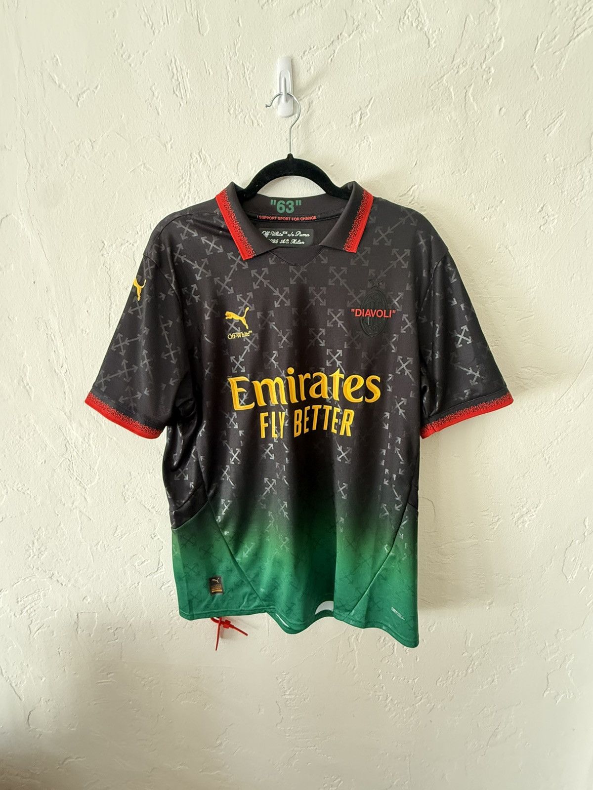 Off-White × Puma OFF WHITE PUMA AC MILAN JERSEY L Size US L / EU 52-54 / 3 - 1 Thumbnail