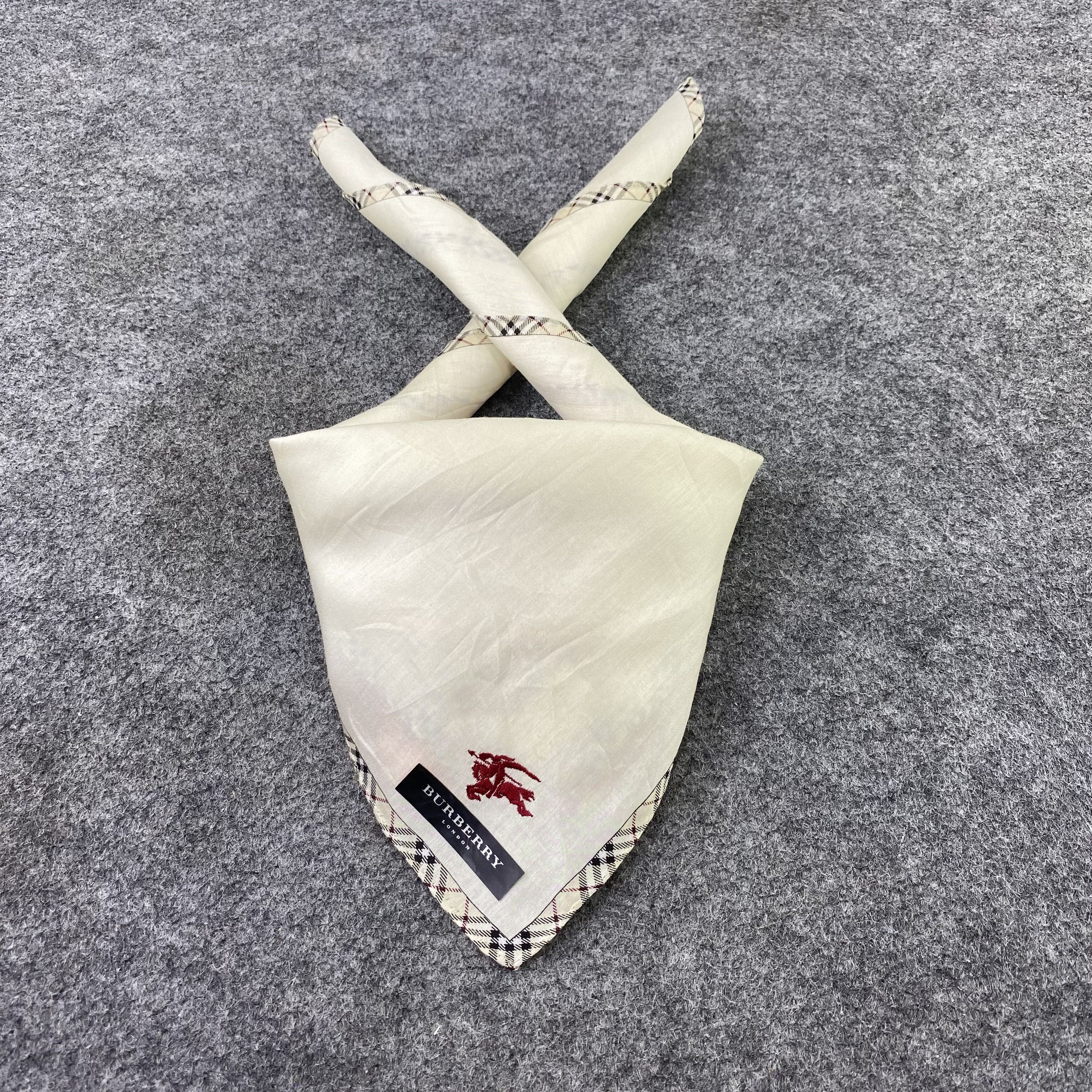 Burberry Burberry Handkerchief / Bandana / Neckerchief-B965 Size ONE SIZE - 2 Thumbnail