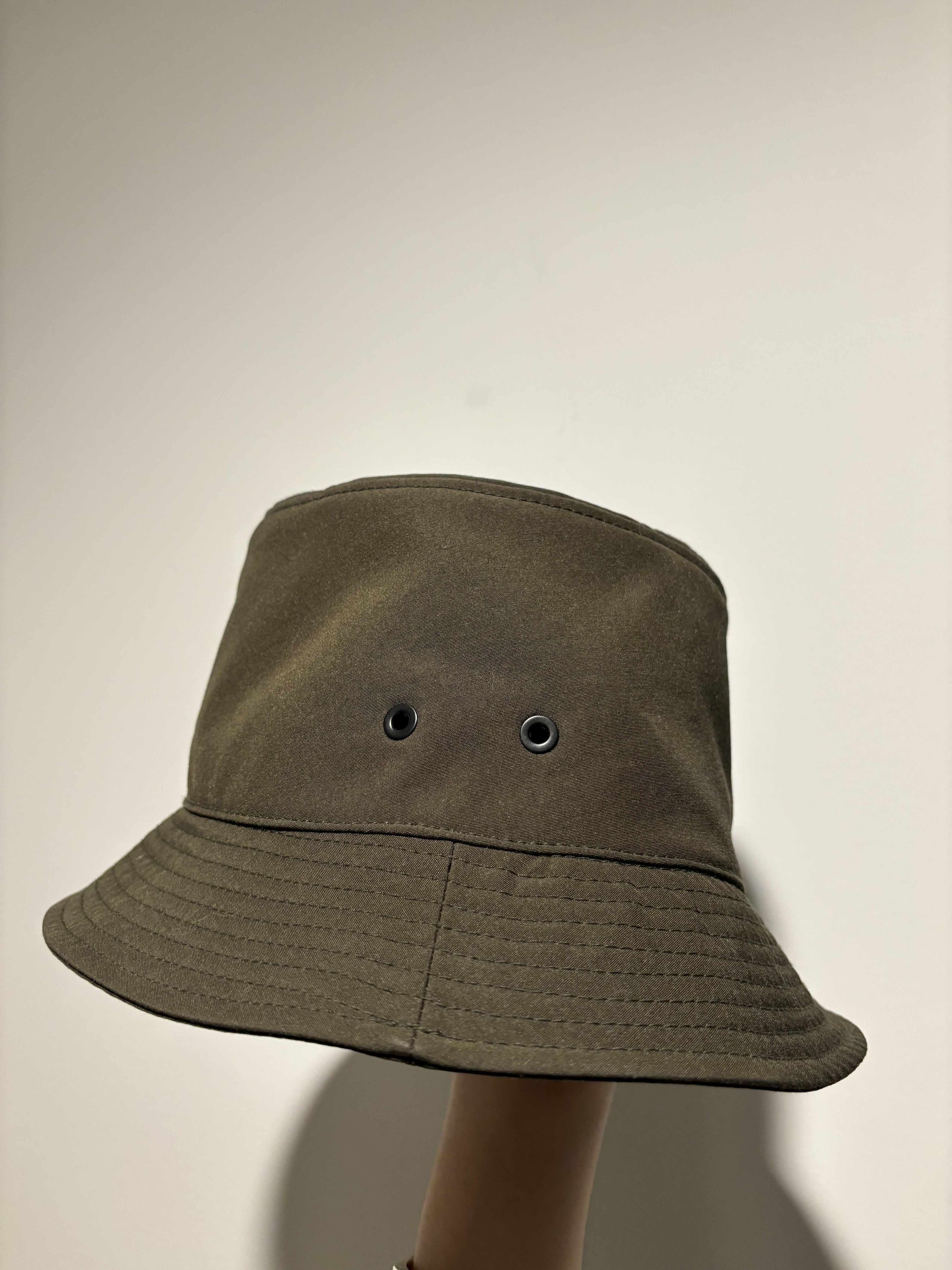 Moncler Size L, mint condition with Tags. Size ONE SIZE - 2 Thumbnail