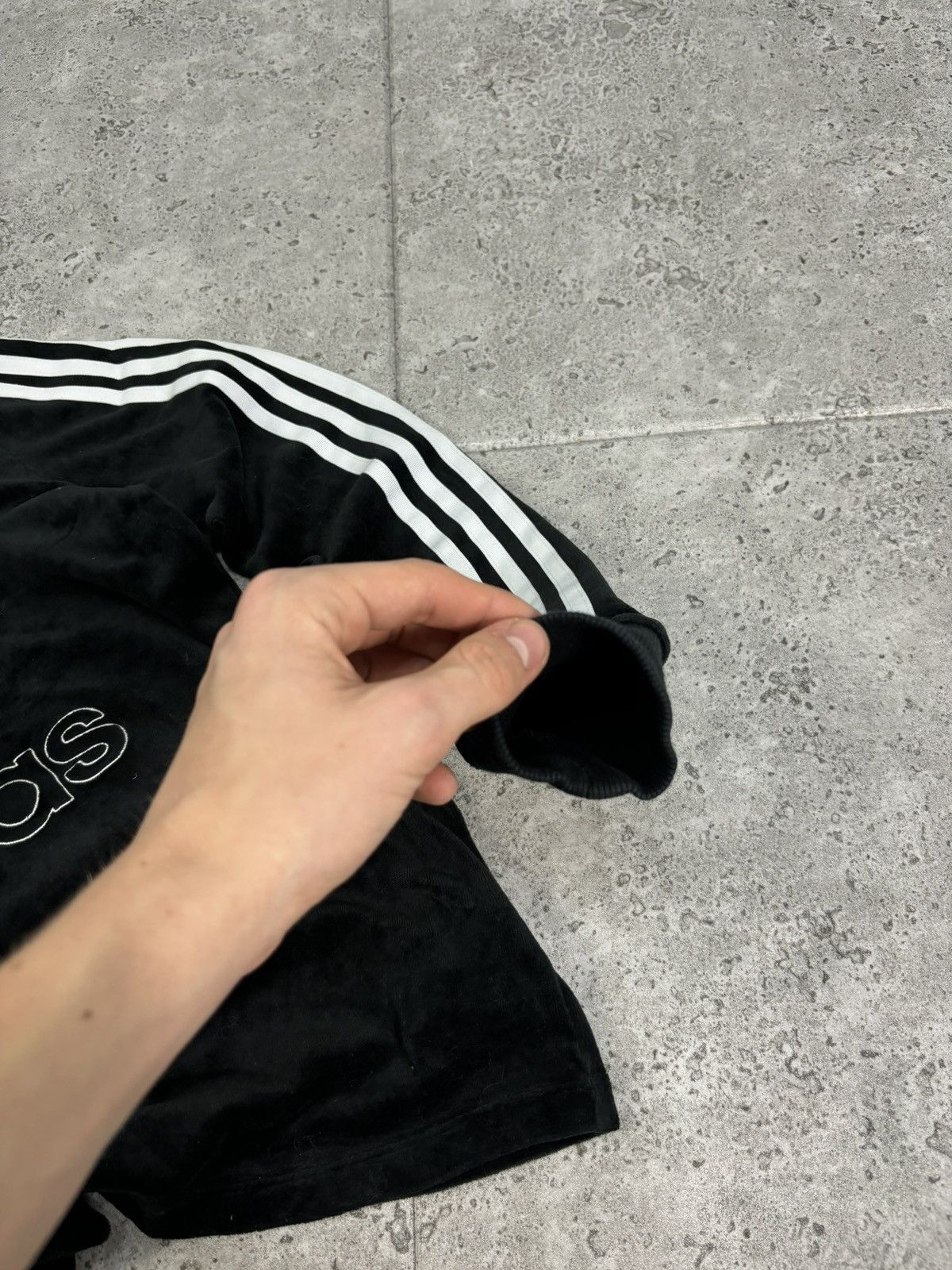 Adidas × Vintage Y2K Velor Crewneck Sweatshirt Adidas Big Logo 3 Stripes 00s Size US S / EU 44-46 / 1 - 6 Thumbnail