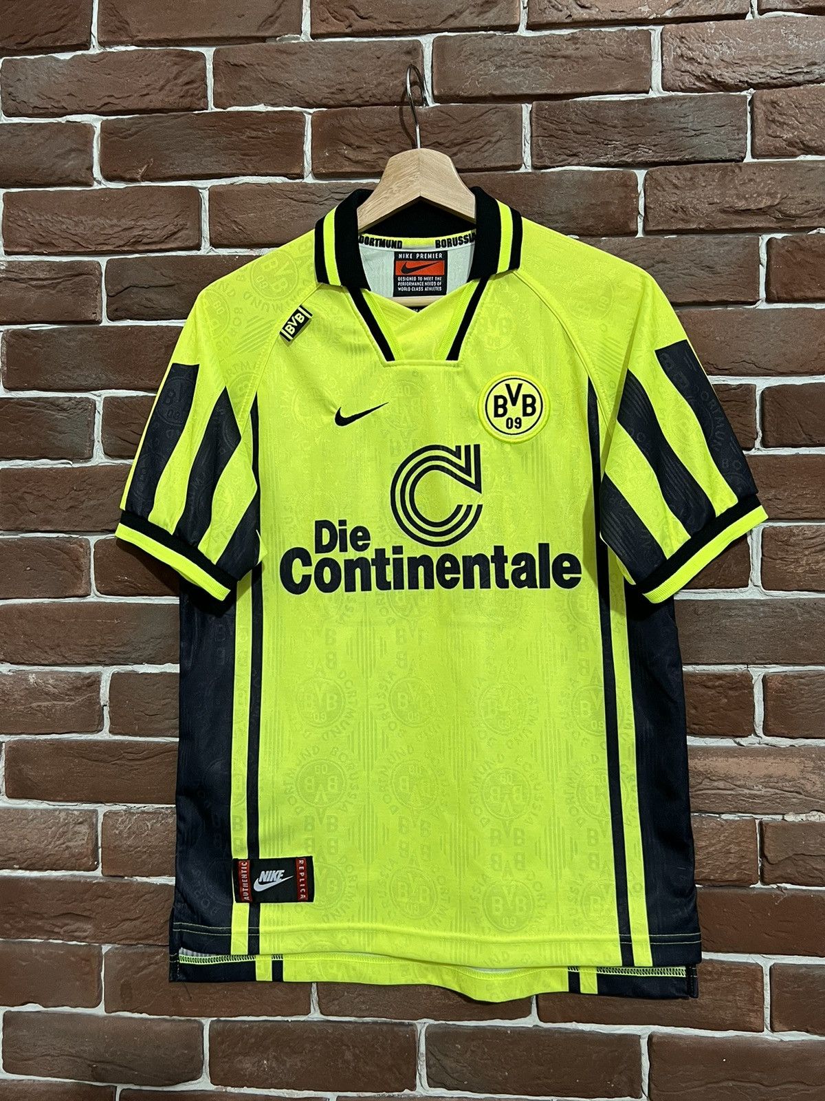 Nike × Vintage 90s Borussia Dortmund #10 Nike Vintage Soccer Jersey Footbal Size US S / EU 44-46 / 1 - 1 Thumbnail