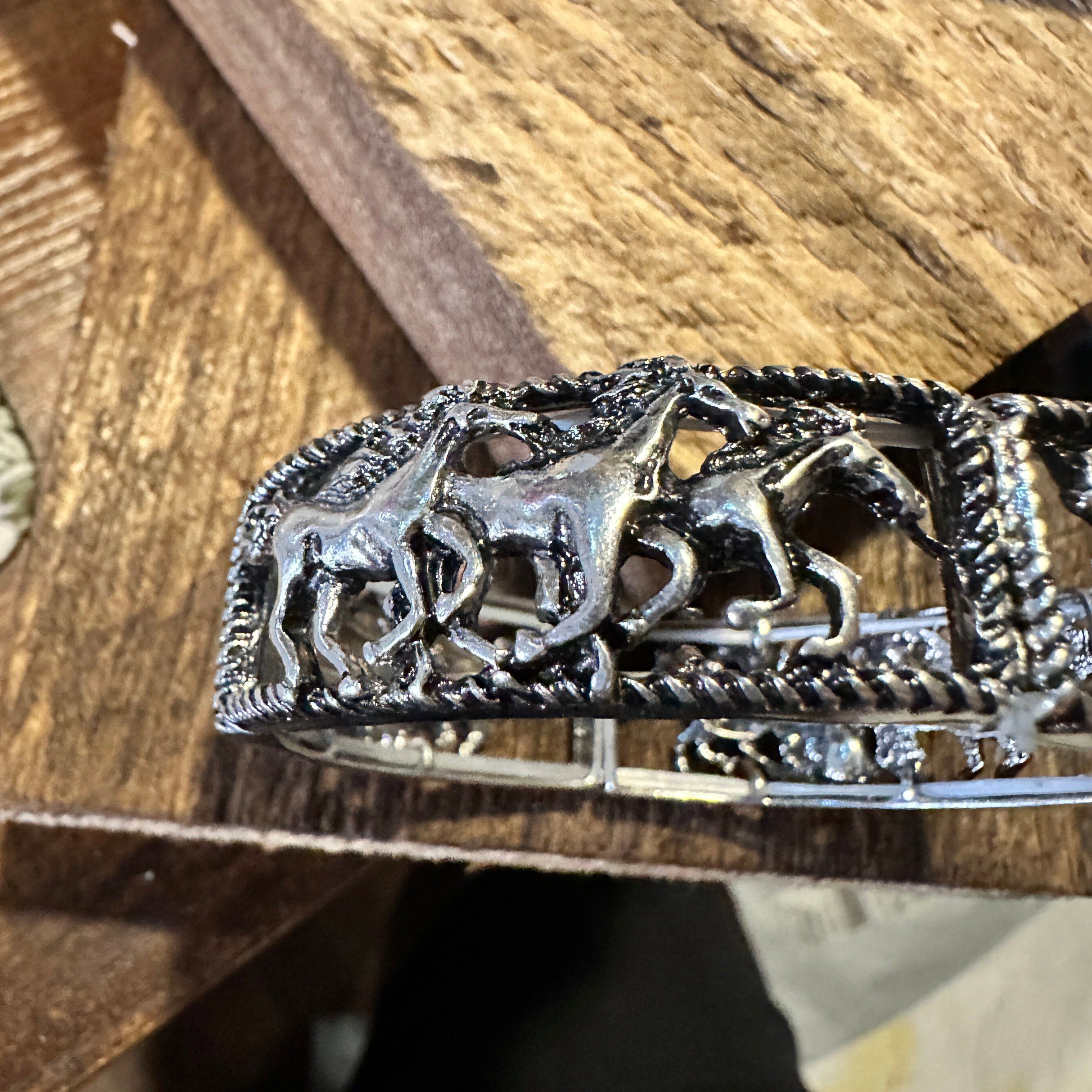 Other Boho Vintage Chic Southwestern Equestrian Horse Elastic Cuff Size ONE SIZE - 2 Thumbnail