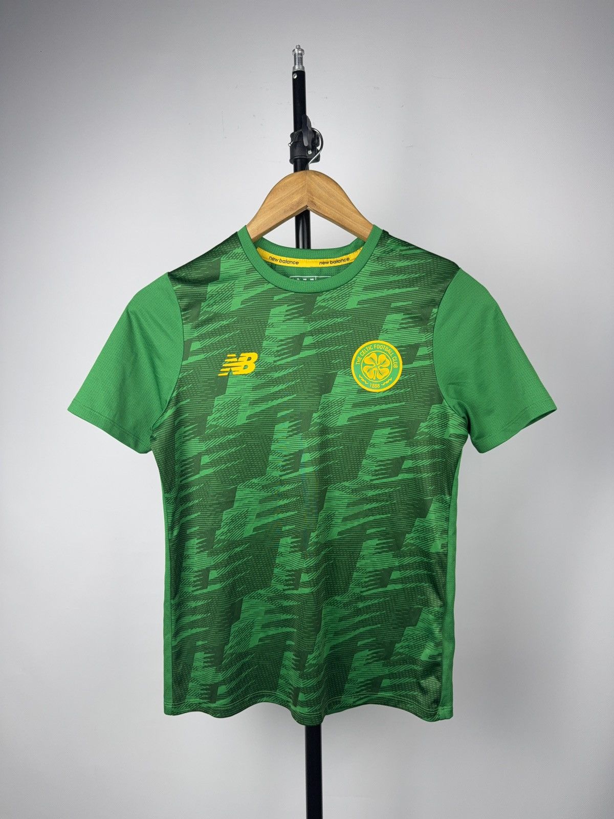 New Balance Celtic FC New Balance Green Training Top 2018 Youth 146 Size US XXS / EU 40 - 1 Thumbnail