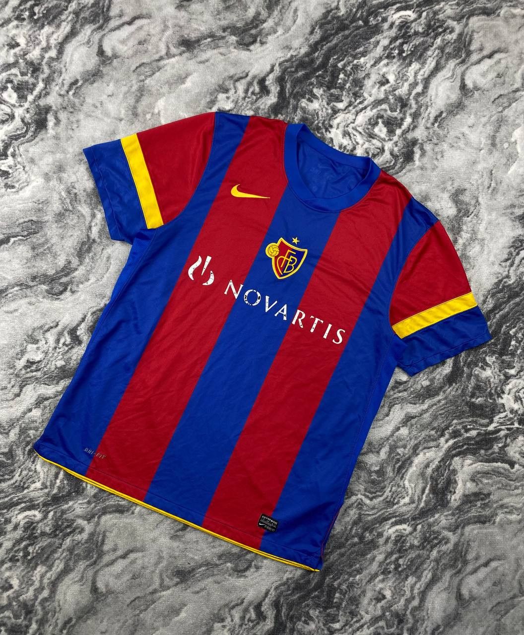 Nike Nike FC Basel 2011 2012 Home Football Shirt Soccer Jersey Size US L / EU 52-54 / 3 - 1 Thumbnail