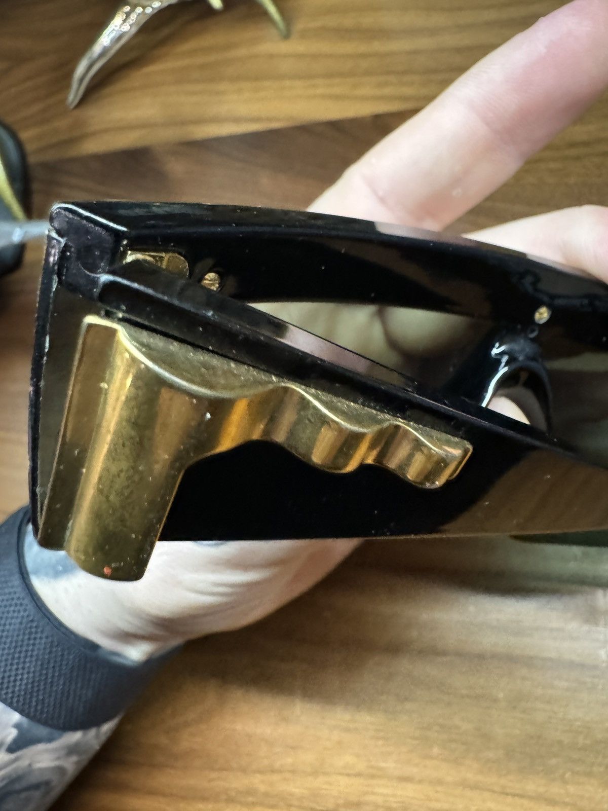 Versace Vintage Versace Y76 Lady Gaga Visor Mask Sunglasses Size ONE SIZE - 10 Thumbnail