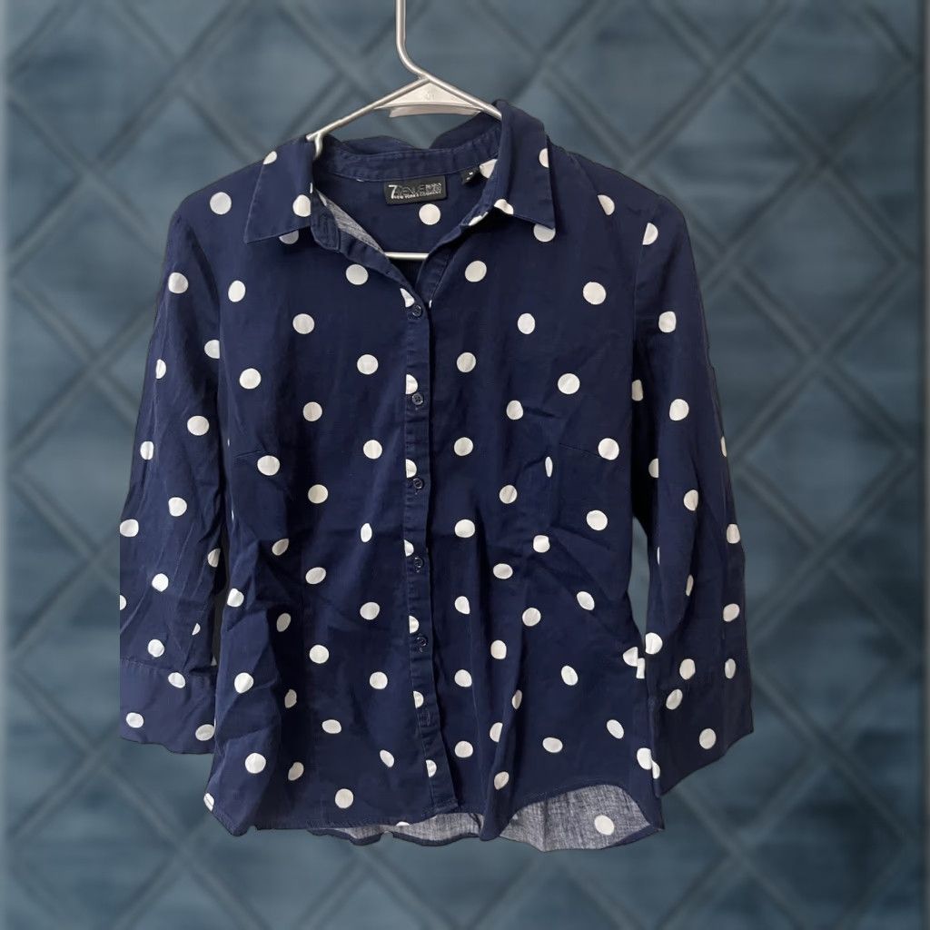 Avenue 7th Avenue Design Studio New York & Company Women Navy Blue Polka Dot Long Sleeve Button-Down Shirt M Size M / US 6-8 / IT 42-44 - 1 Thumbnail