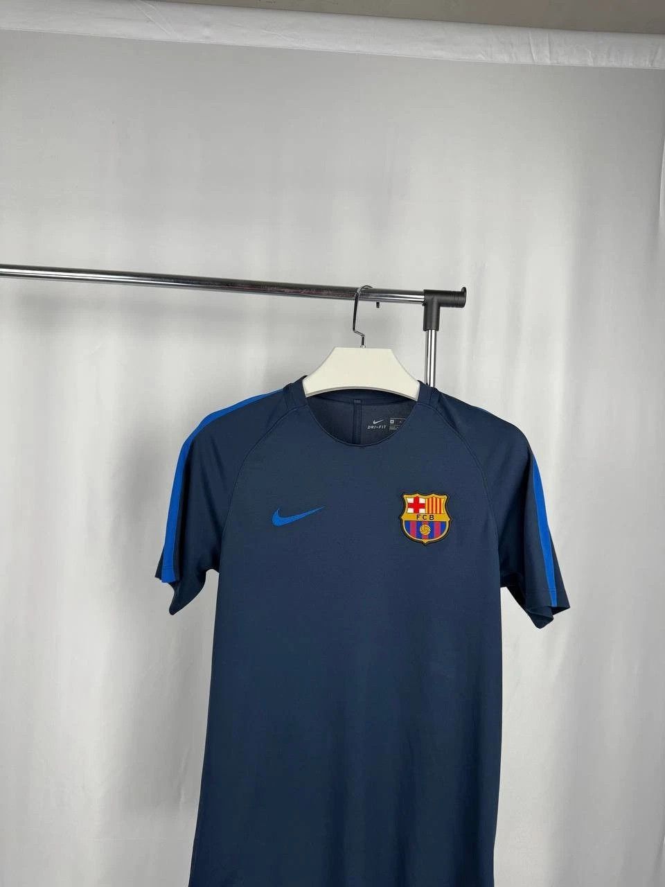 Nike Barcelona Nike 2016-2017 Football Soccer Training Jersey Size US M / EU 48-50 / 2 - 3 Thumbnail
