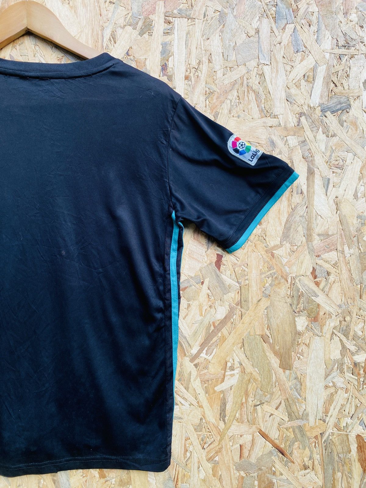 Vintage Vintage real madrid laliga soccer jerser Size US S / EU 44-46 / 1 - 13 Thumbnail