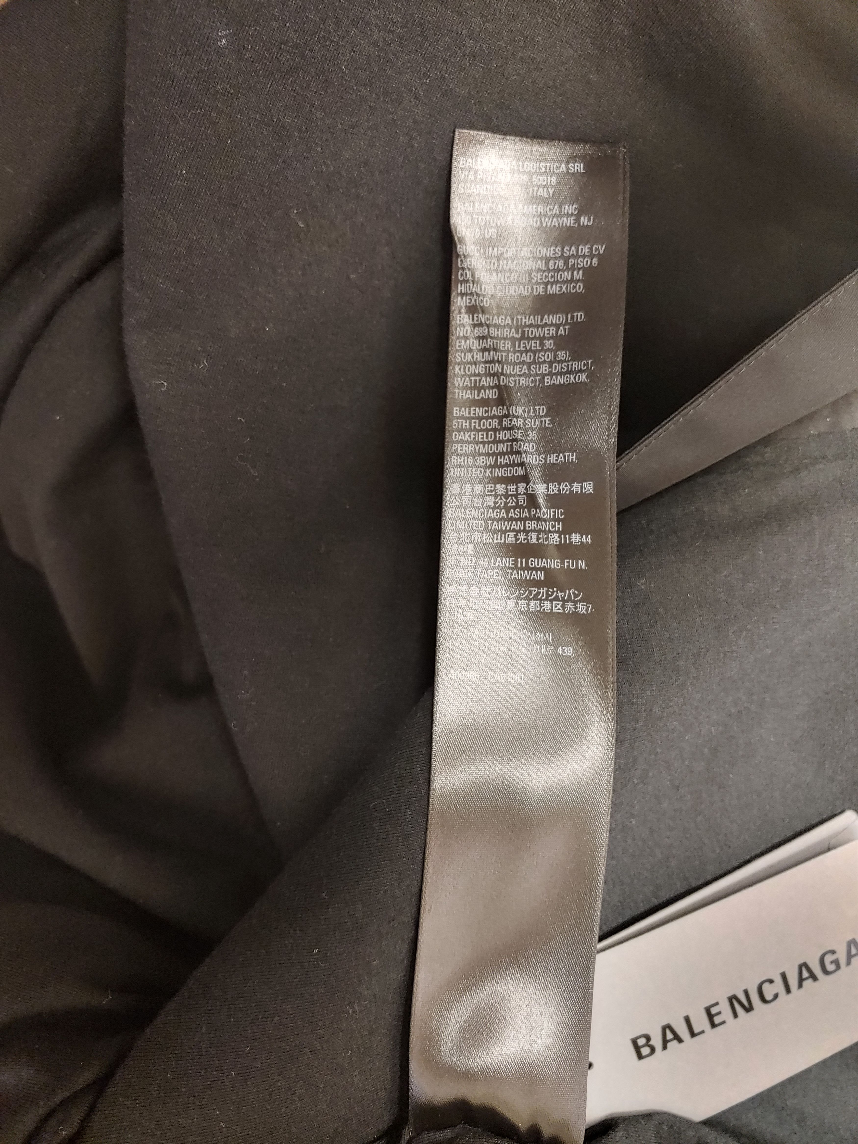 Balenciaga Balenciaga Oversized Logo Print Shell Windbreaker in Black Size US M / EU 48-50 / 2 - 12 Thumbnail