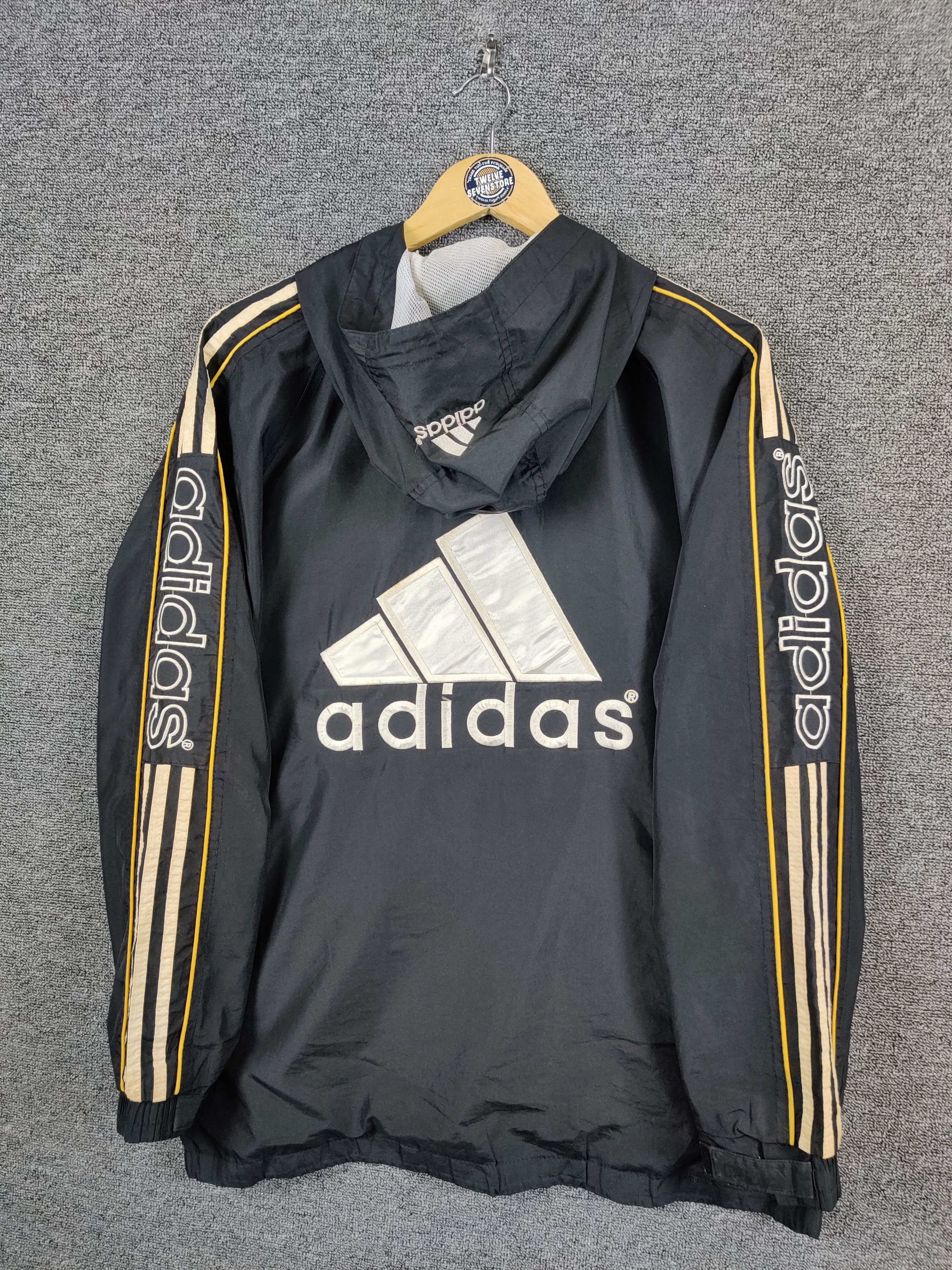 Adidas Vintage Adidas Windbreaker Light Jacket Size US XL / EU 56 / 4 - 2 Thumbnail