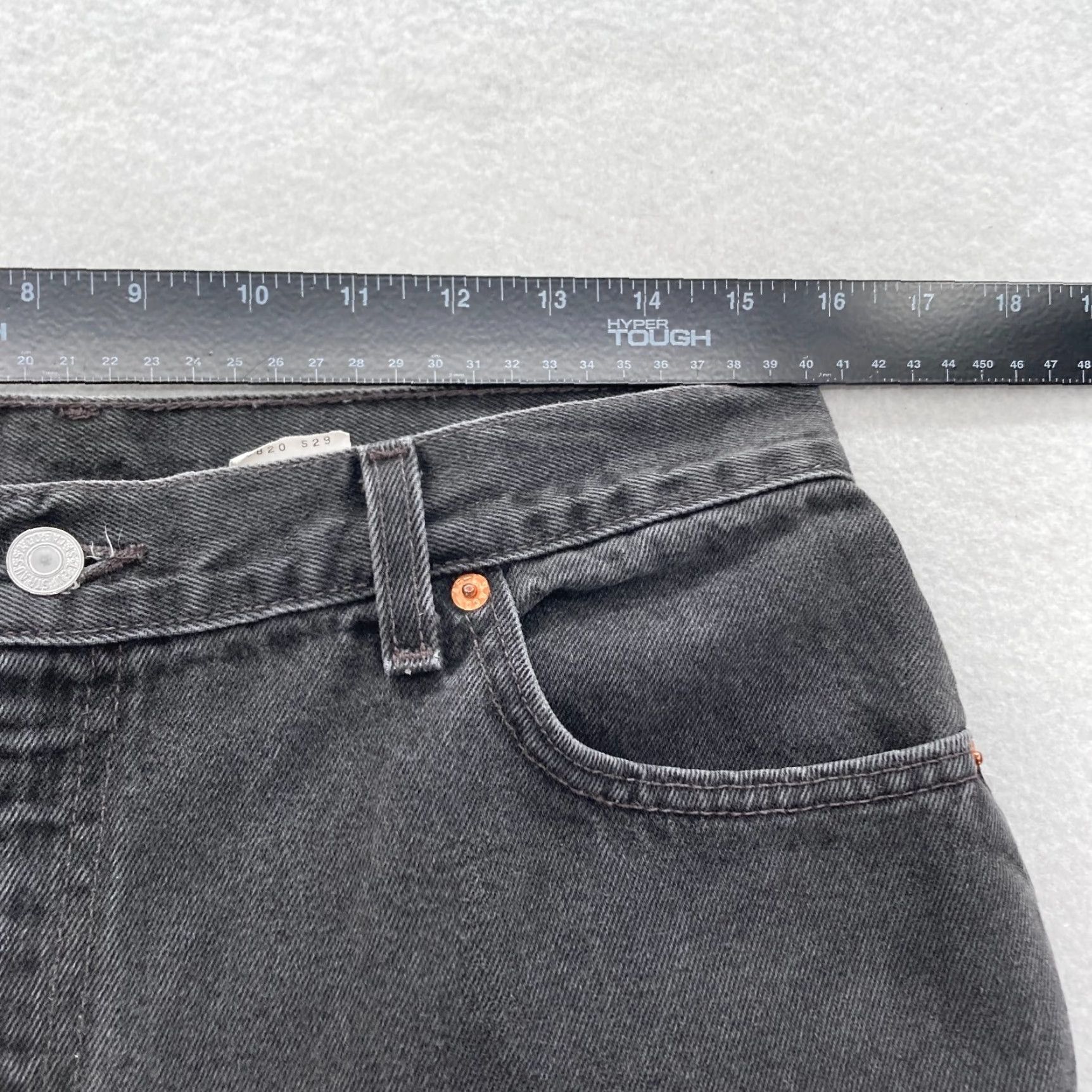 Levi's Vintage Levi's 550 Jeans Women's 14 Long Relaxed Tapered Black Denim 2000 Levi's 550 90s Jeans Women Black Denim Long Relaxed Tapered Jeans Size 36" / US 14 / IT 50 - 6 Thumbnail