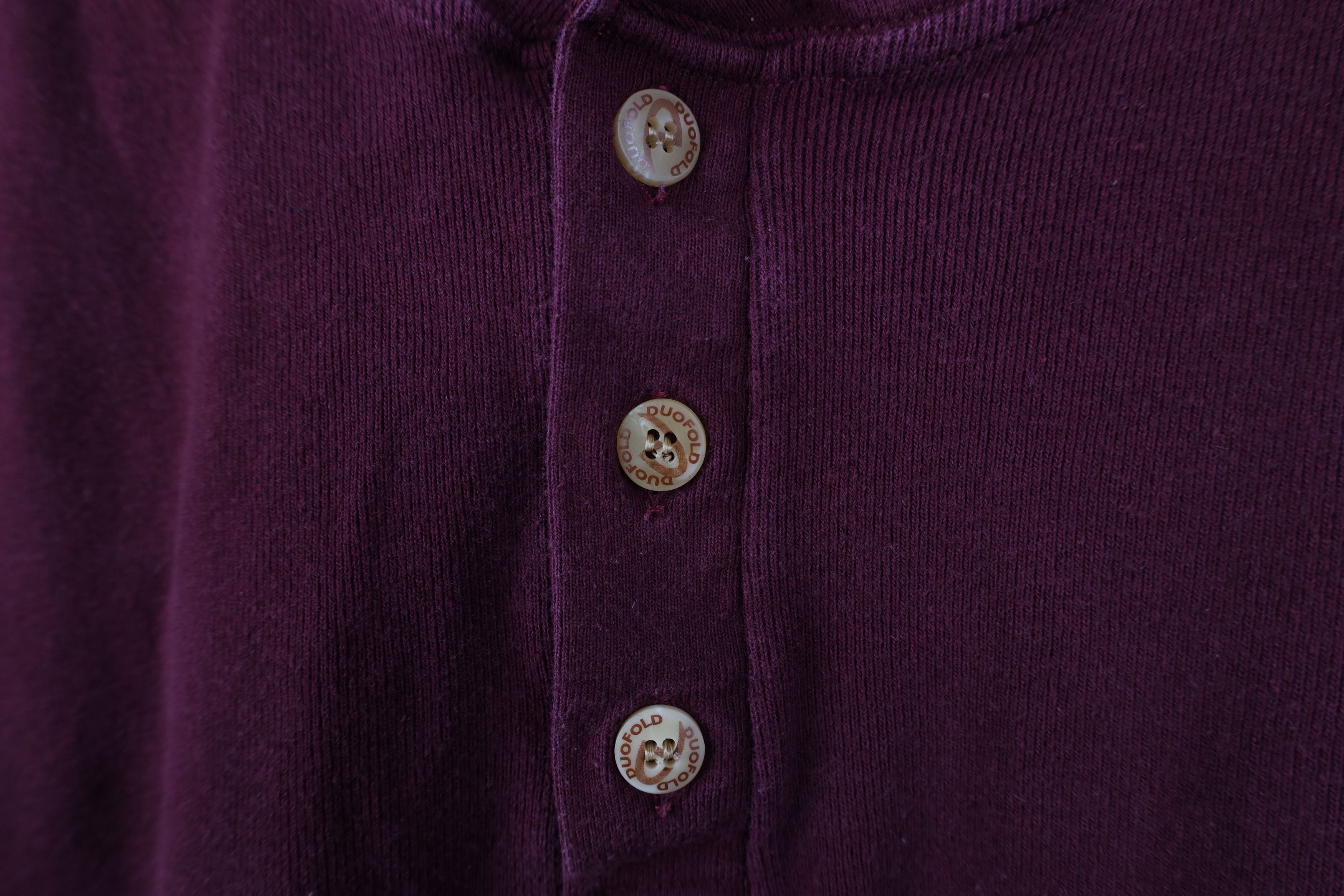 Vintage Vintage 90s Streetwear Ribbed Knit Henley T-Shirt Maroon Size US L / EU 52-54 / 3 - 4 Thumbnail