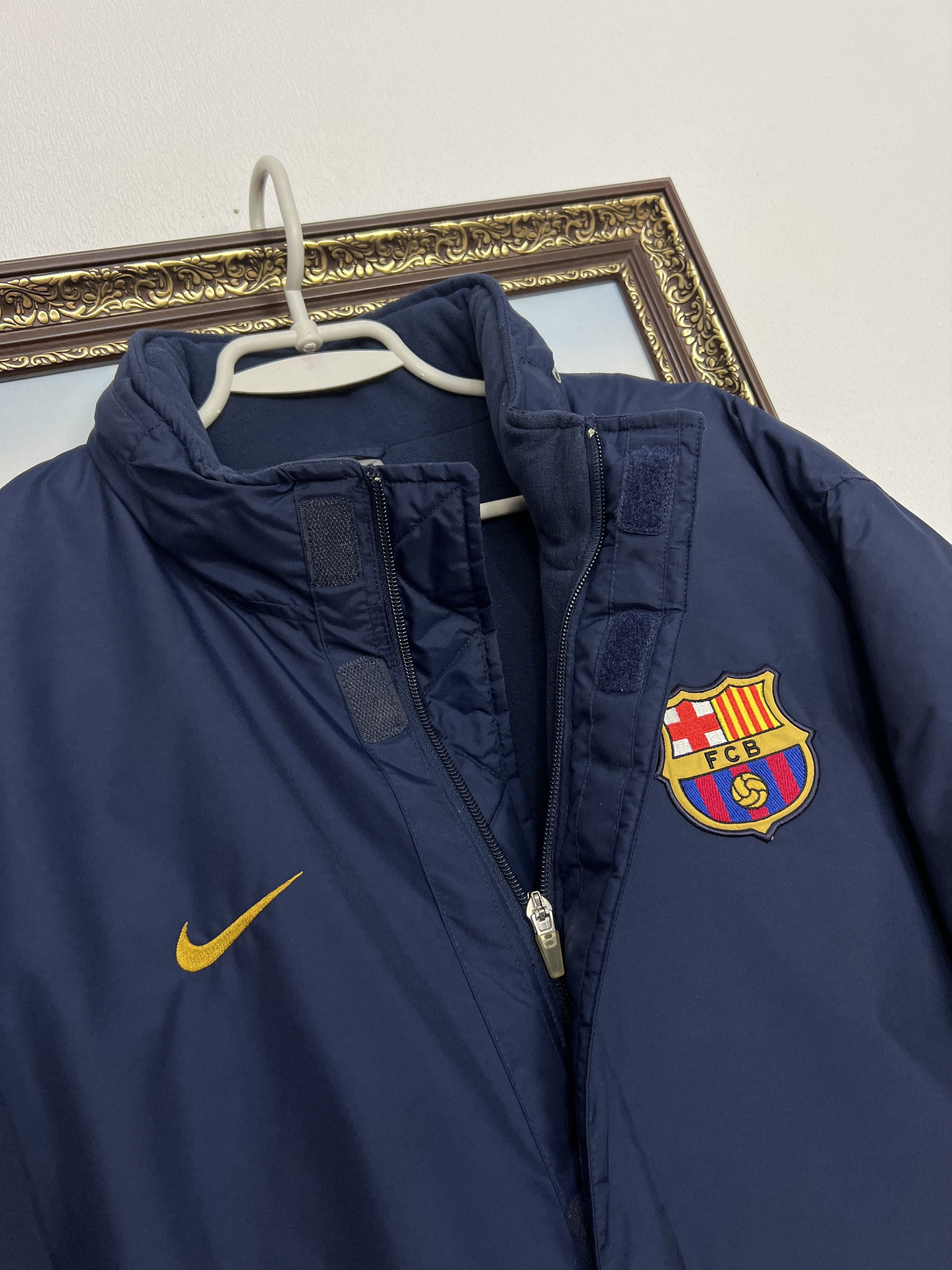 Nike Vintage 2000's Nike Barcelona Football Padded Jacket Soccer Size US L / EU 52-54 / 3 - 4 Thumbnail