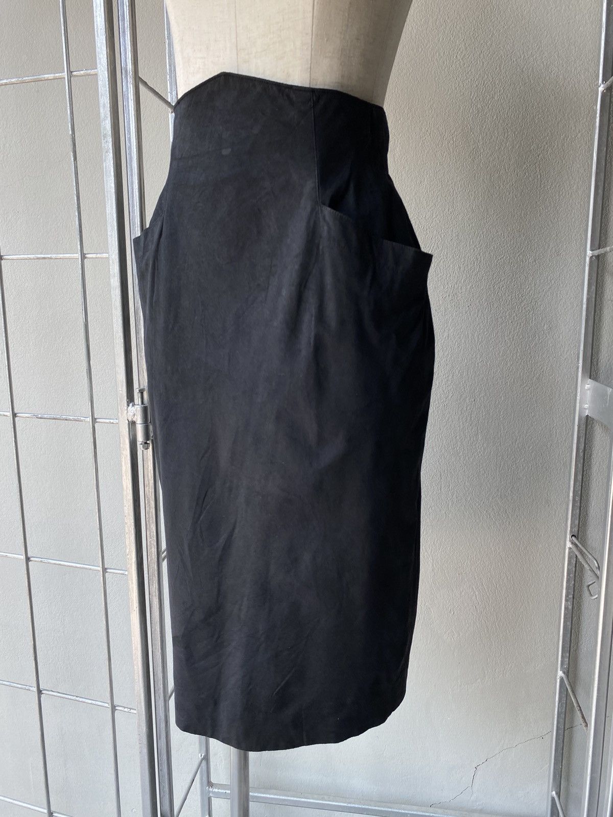 Dior Christian Dior Black Fux Leather Skirt with Pockets. Size 27" / US 4 / IT 40 - 8 Thumbnail
