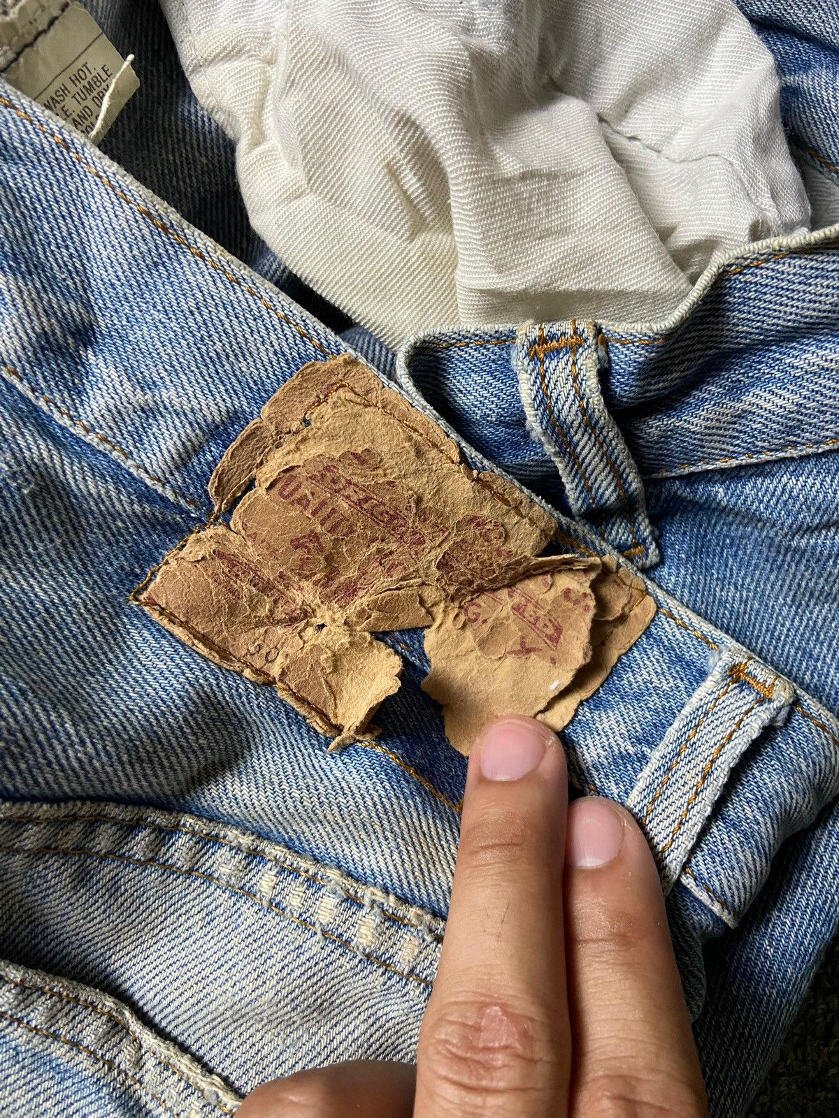 Levi's Levis Strauss Co. Distressed Ripped Jeans (158) Size US 32 / EU 48 - 3 Thumbnail