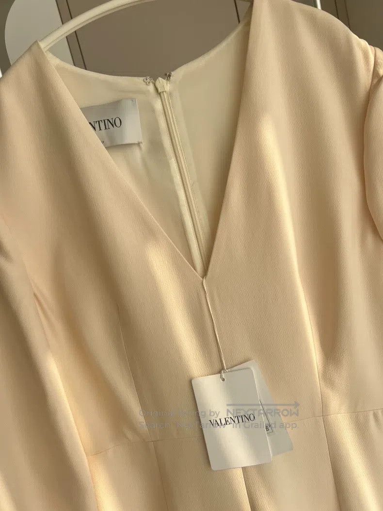 Valentino Valentino Short sleeves with monogram print Size M / US 6-8 / IT 42-44 - 9 Thumbnail
