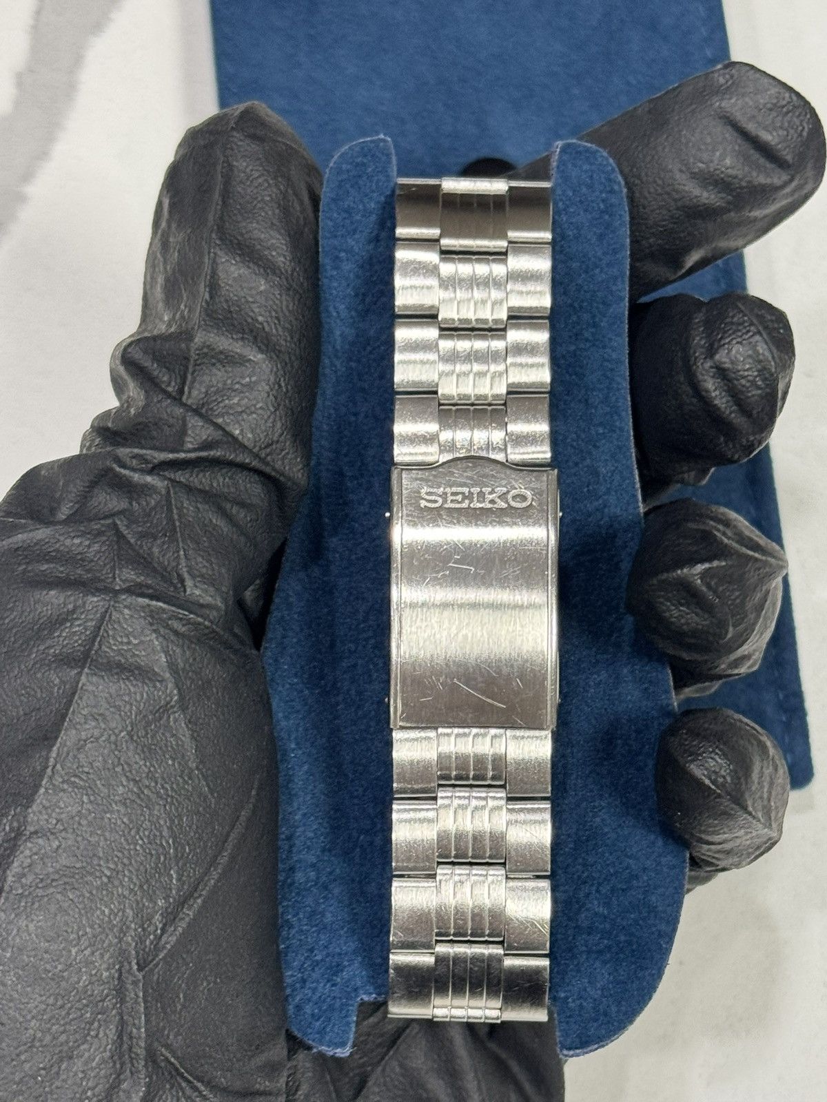 Seiko Vintage Seiko 5 7S26-8760 ‘Red Ticker’ Size 38 - 14 Thumbnail