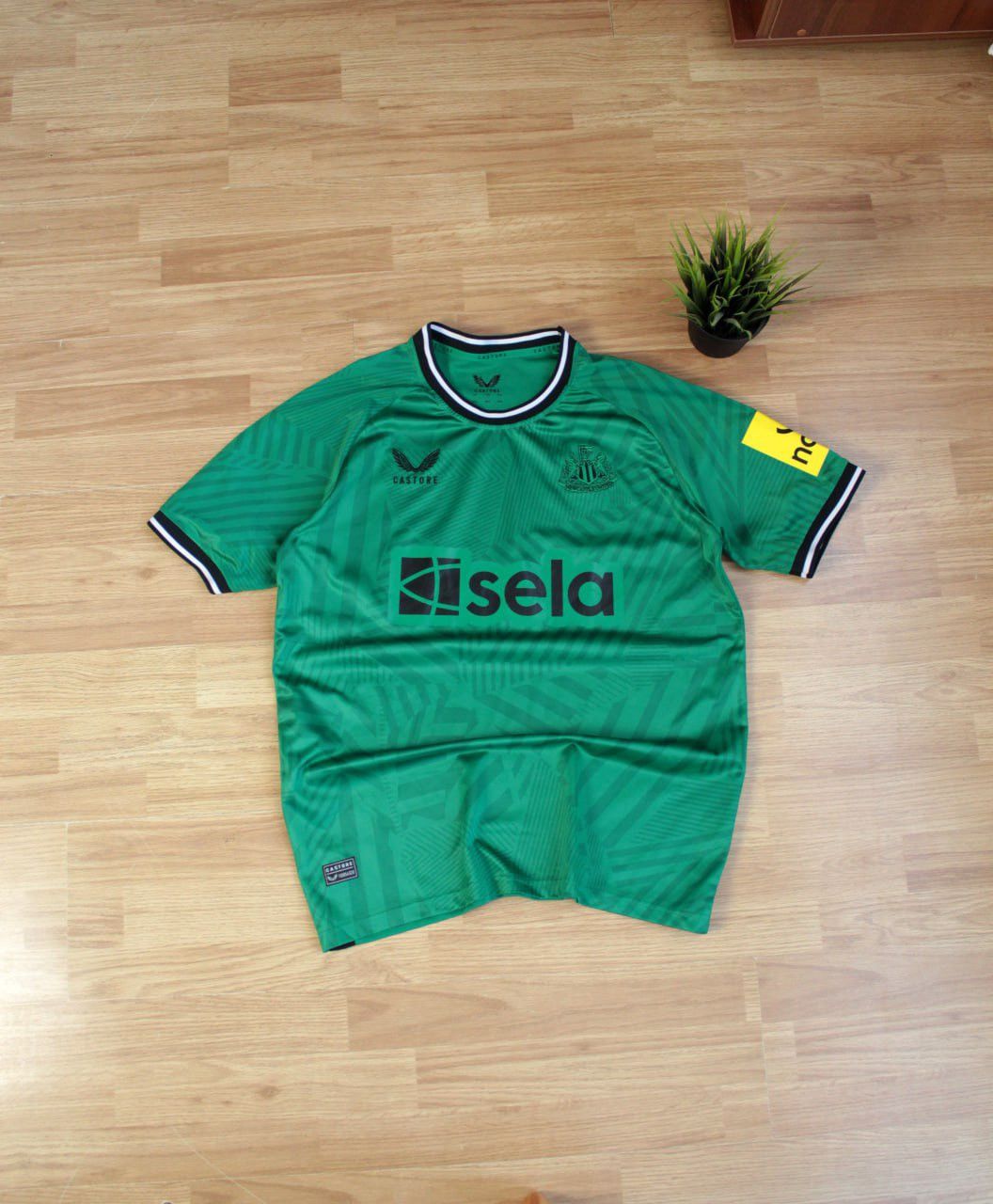 Vintage 🔥 Newcastle United Castore Sela Jersey T Shirt Size US L / EU 52-54 / 3 - 2 Thumbnail