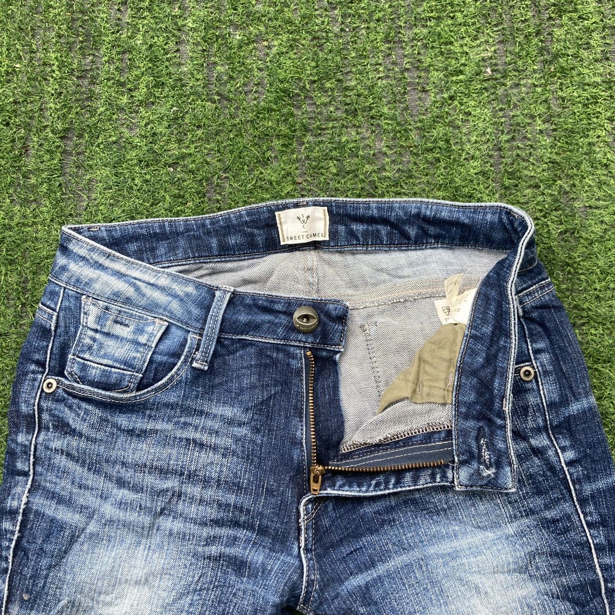 Beauty Beast SWEET CAMEL FLARED BOOTCUT JEANS Size 29" - 8 Thumbnail