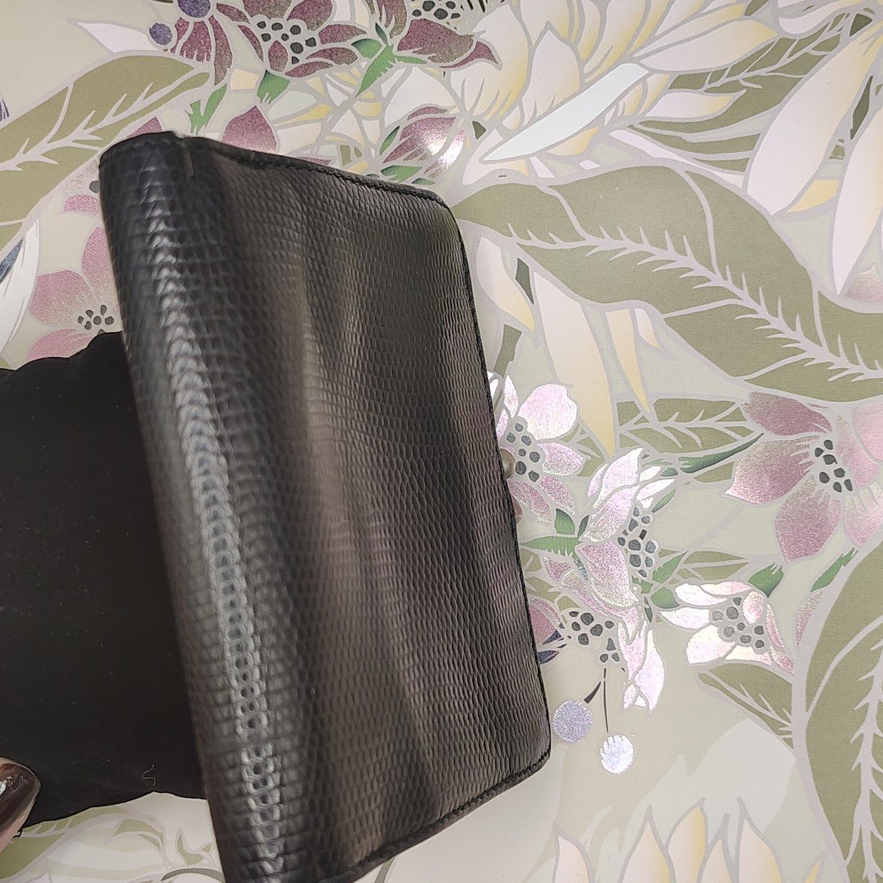 Salvatore Ferragamo Salvatore Ferragamo Vera Trifold Wallet w/Kisslock Size ONE SIZE - 5 Thumbnail
