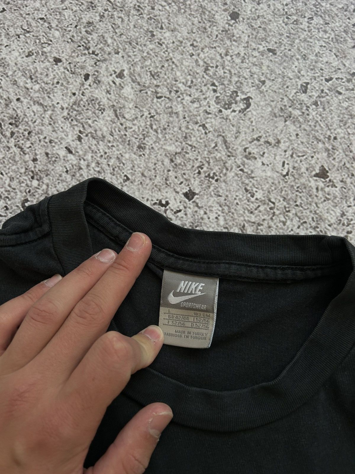 Nike × Vintage Nike Vintage 90s Big Logo Center Retro T-shirt Hype Y2K Size US L / EU 52-54 / 3 - 7 Thumbnail