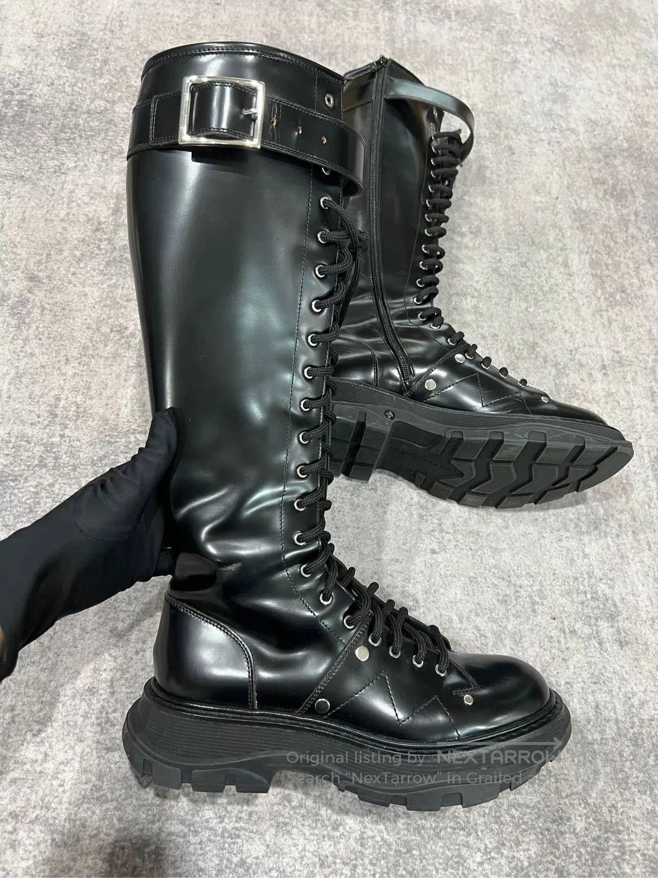 Alexander McQueen alexander mcqueen knight boots in black. Size US 8 / EU 41 - 2 Thumbnail