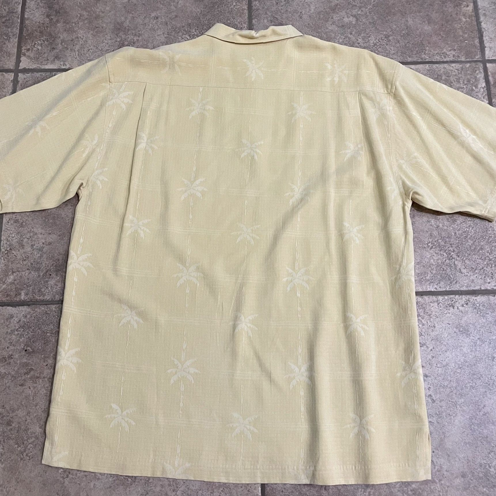 Tommy Bahama VINTAGE Tommy Bahama Polo Shirt Mens Large Hawaiian 100% Silk Yellow Size US L / EU 52-54 / 3 - 5 Thumbnail