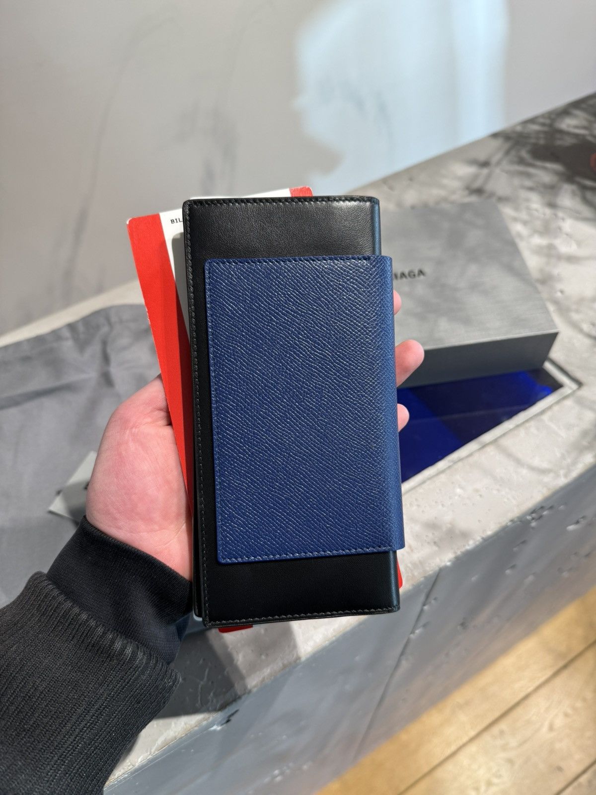 Balenciaga BNWT Rare Balenciaga Passport Wallet Size ONE SIZE - 3 Thumbnail